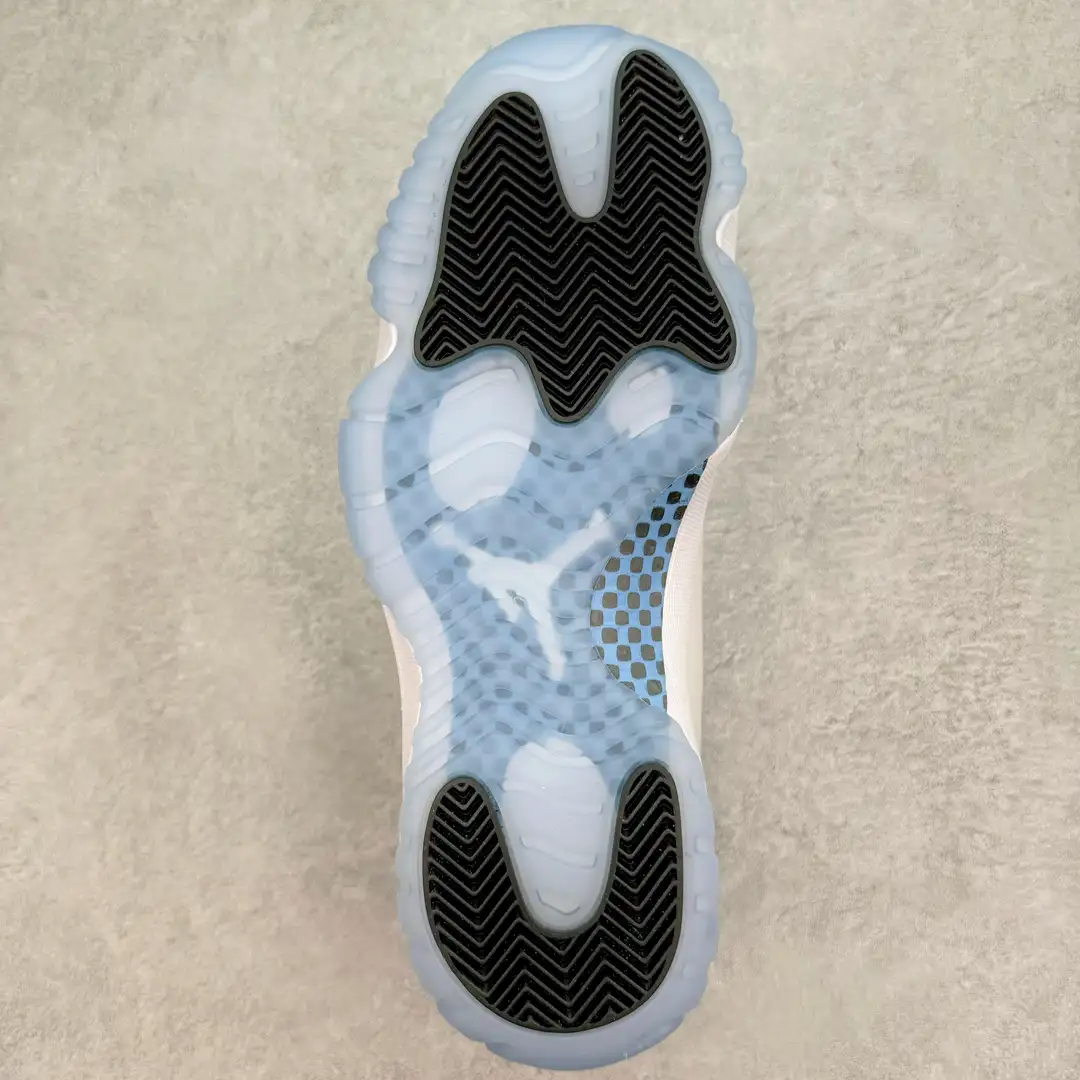 Air Jordan 11 - Image 2