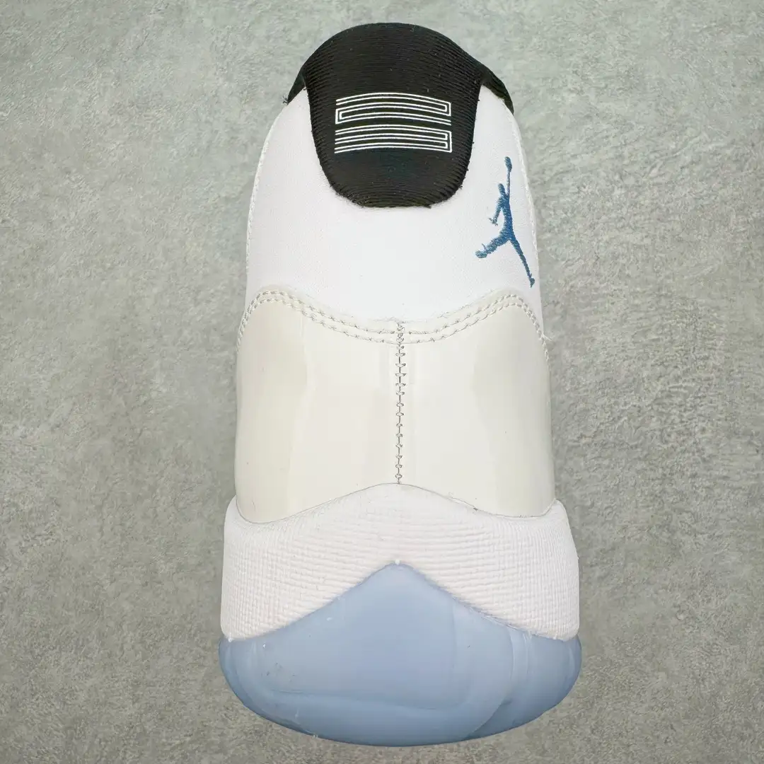 Air Jordan 11 - Image 8