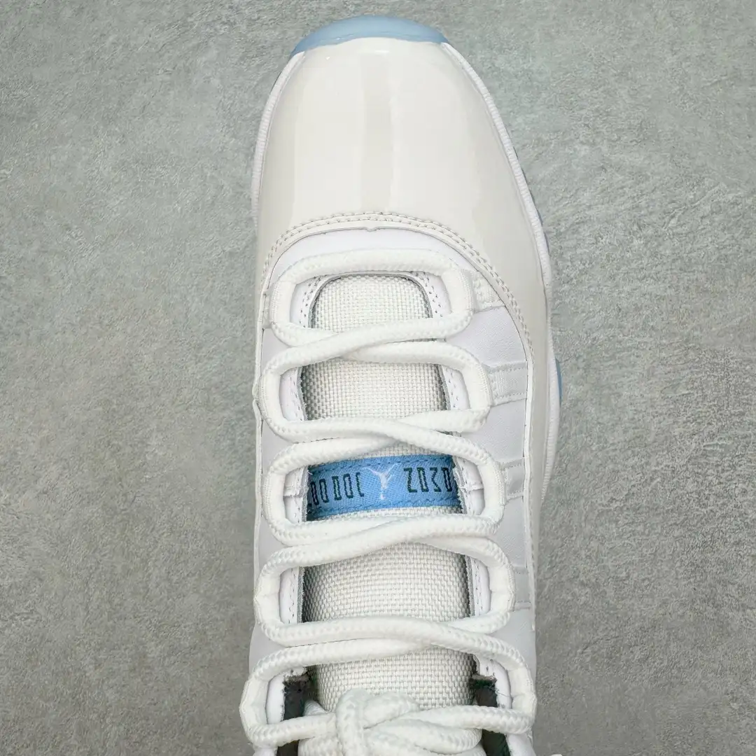 Air Jordan 11 - Image 9