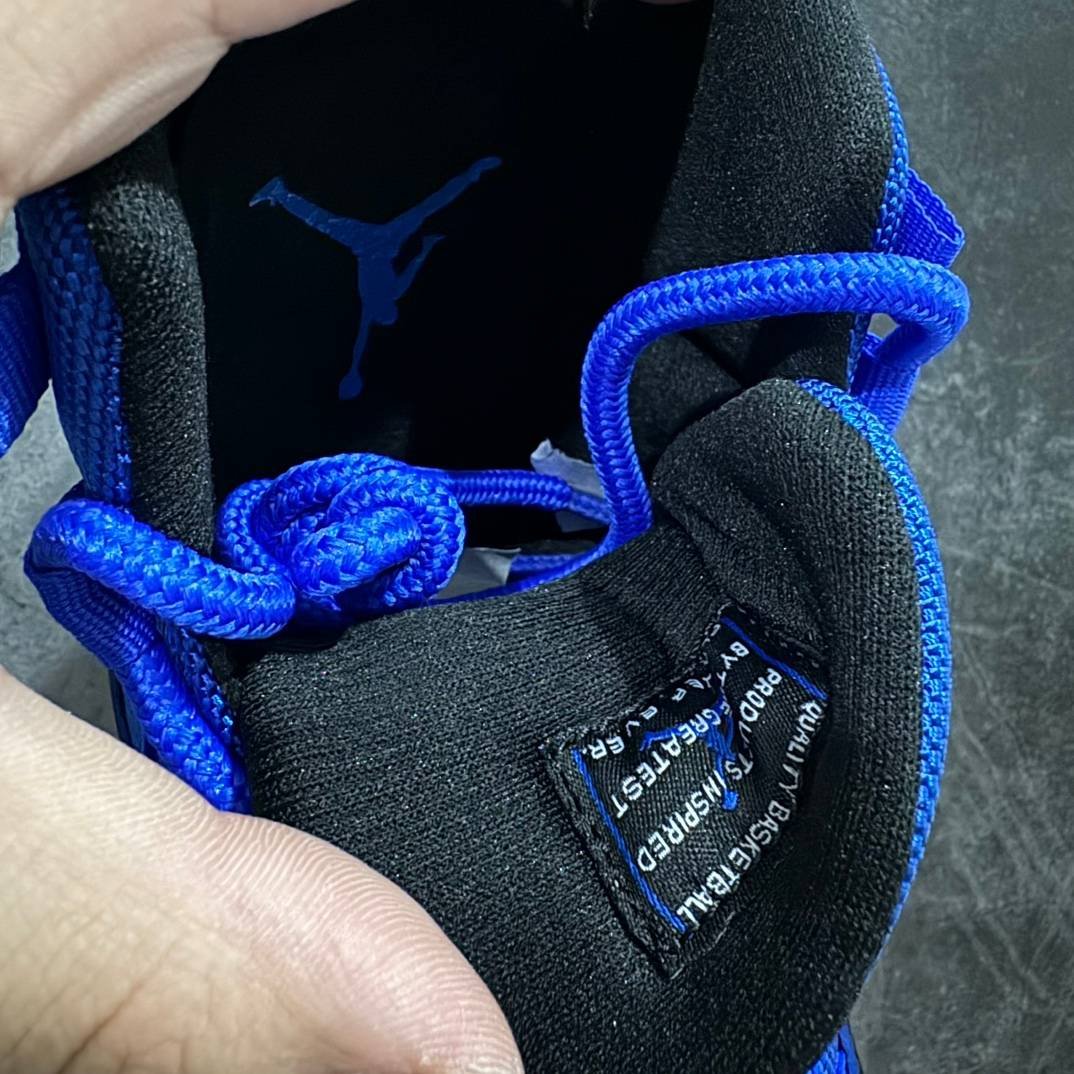 Air Jordan 11 - Image 4