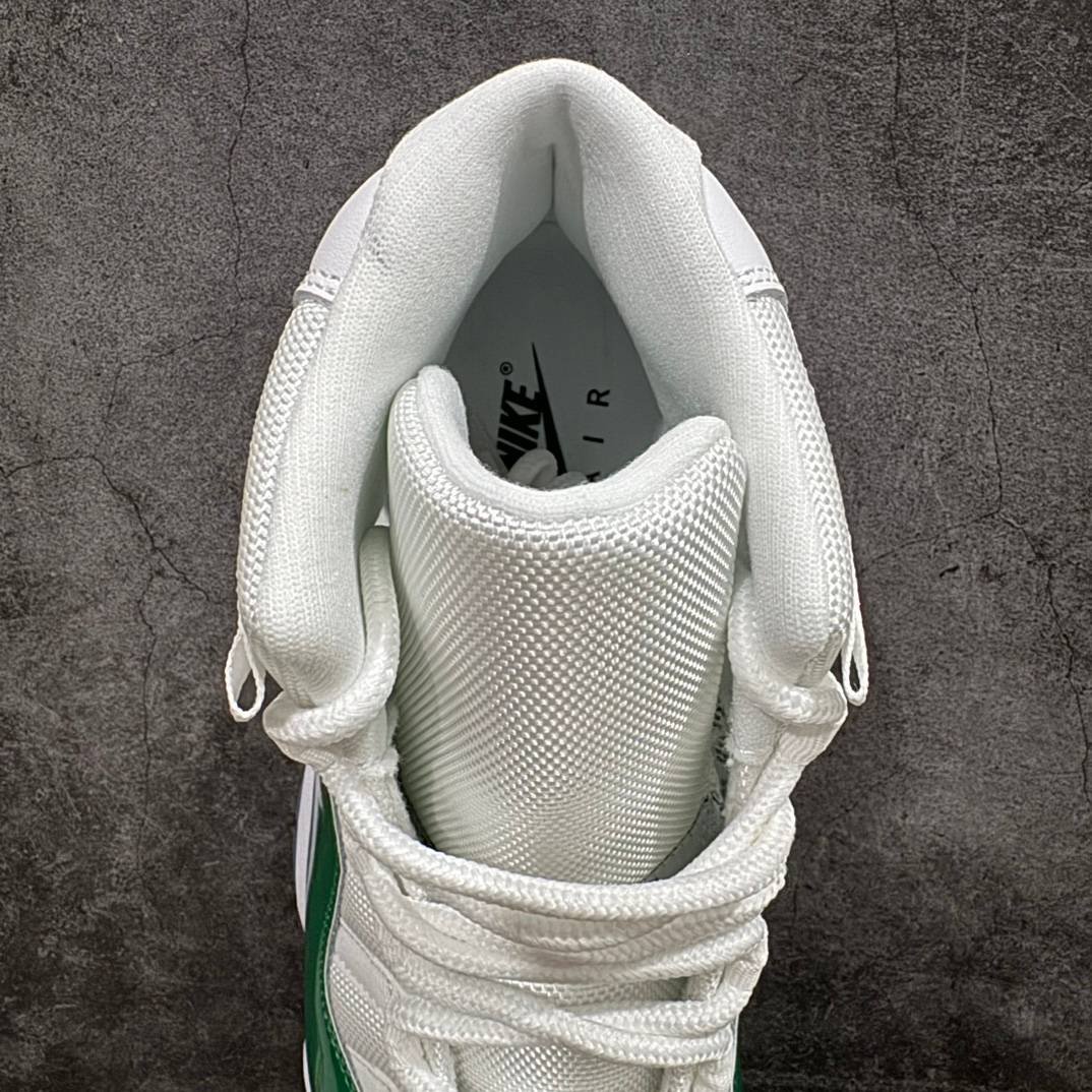 Air Jordan 11 - Image 2
