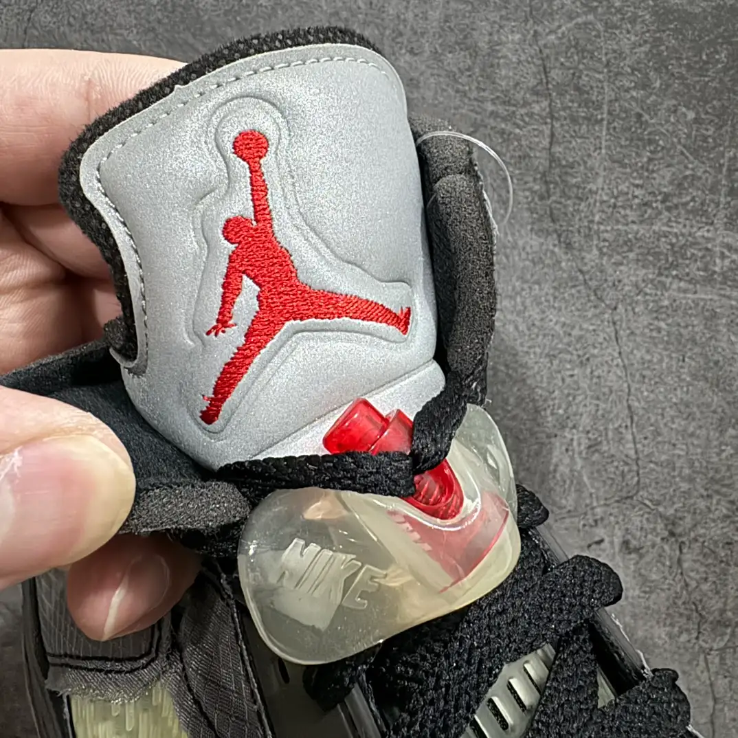 Air Jordan 5 - Image 4