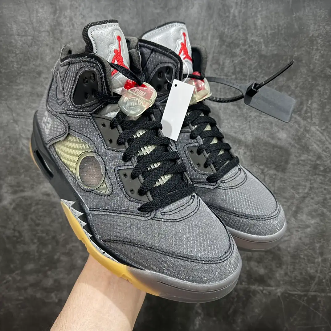 Air Jordan 5 - Image 1