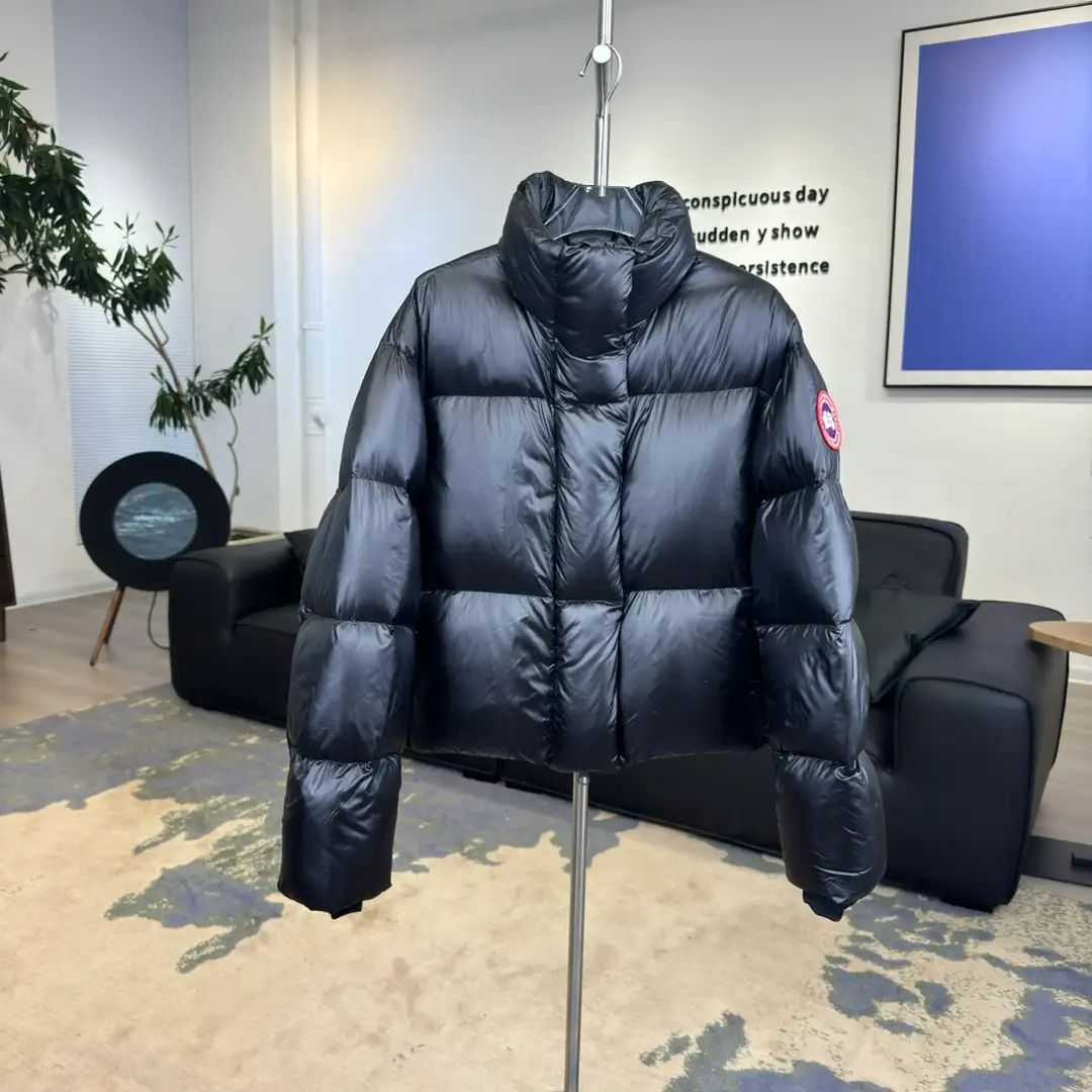 Canada Goose women’s Short Puff Down Jacket - Image 1