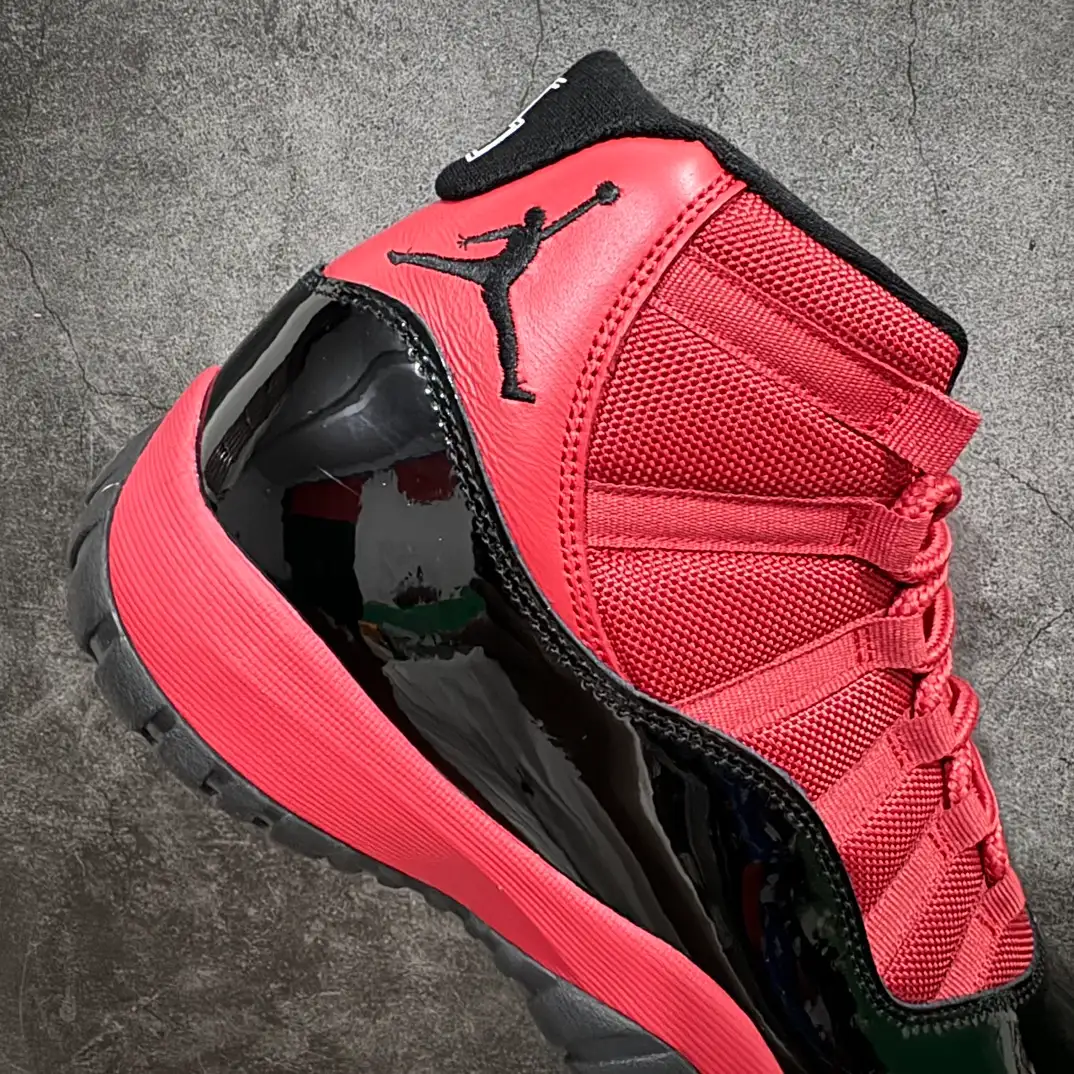 Air Jordan 11 - Image 5