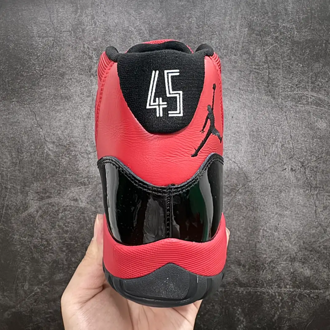 Air Jordan 11 - Image 6