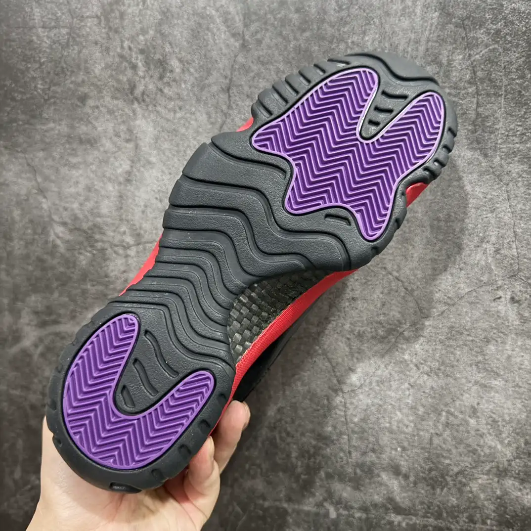 Air Jordan 11 - Image 8
