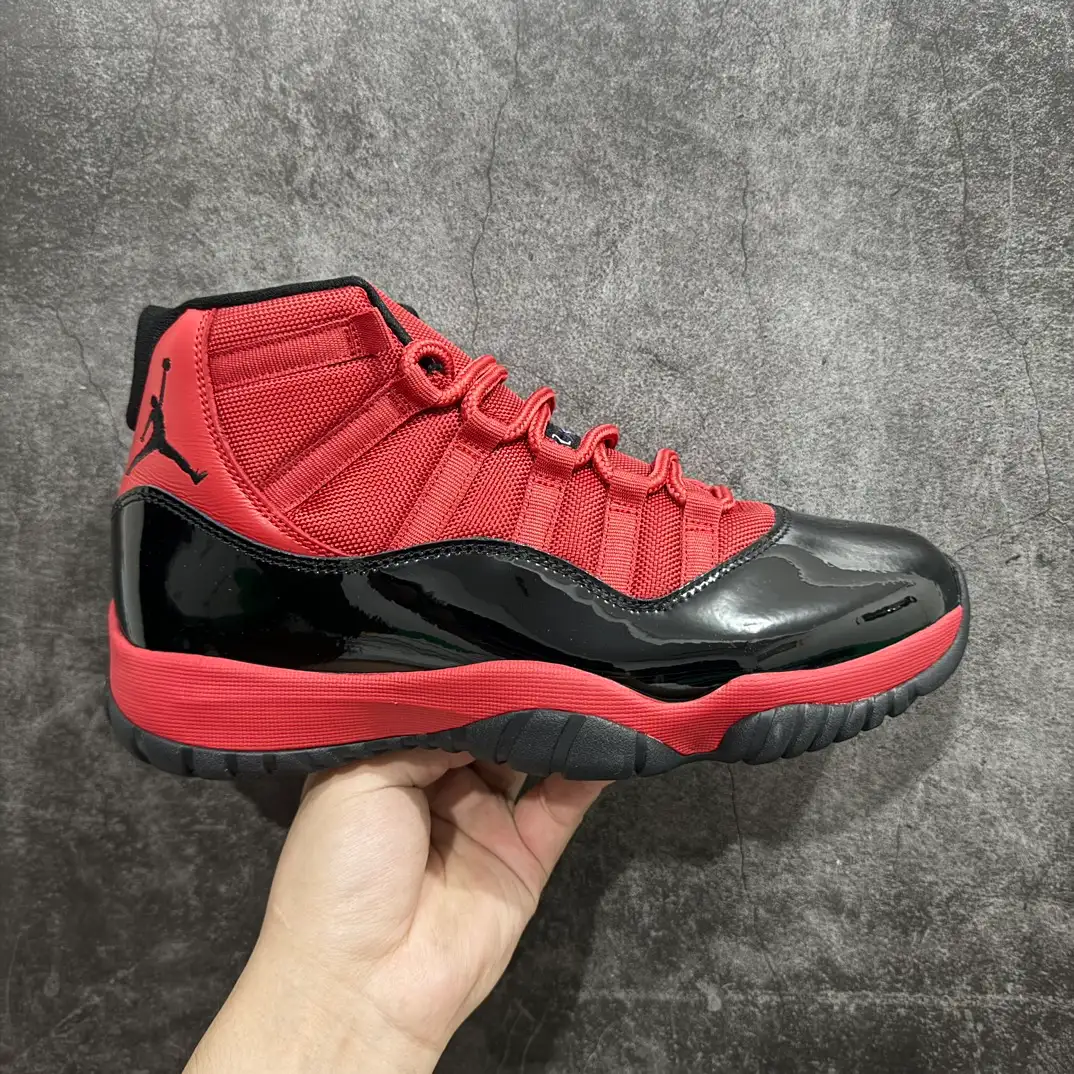 Air Jordan 11 - Image 1