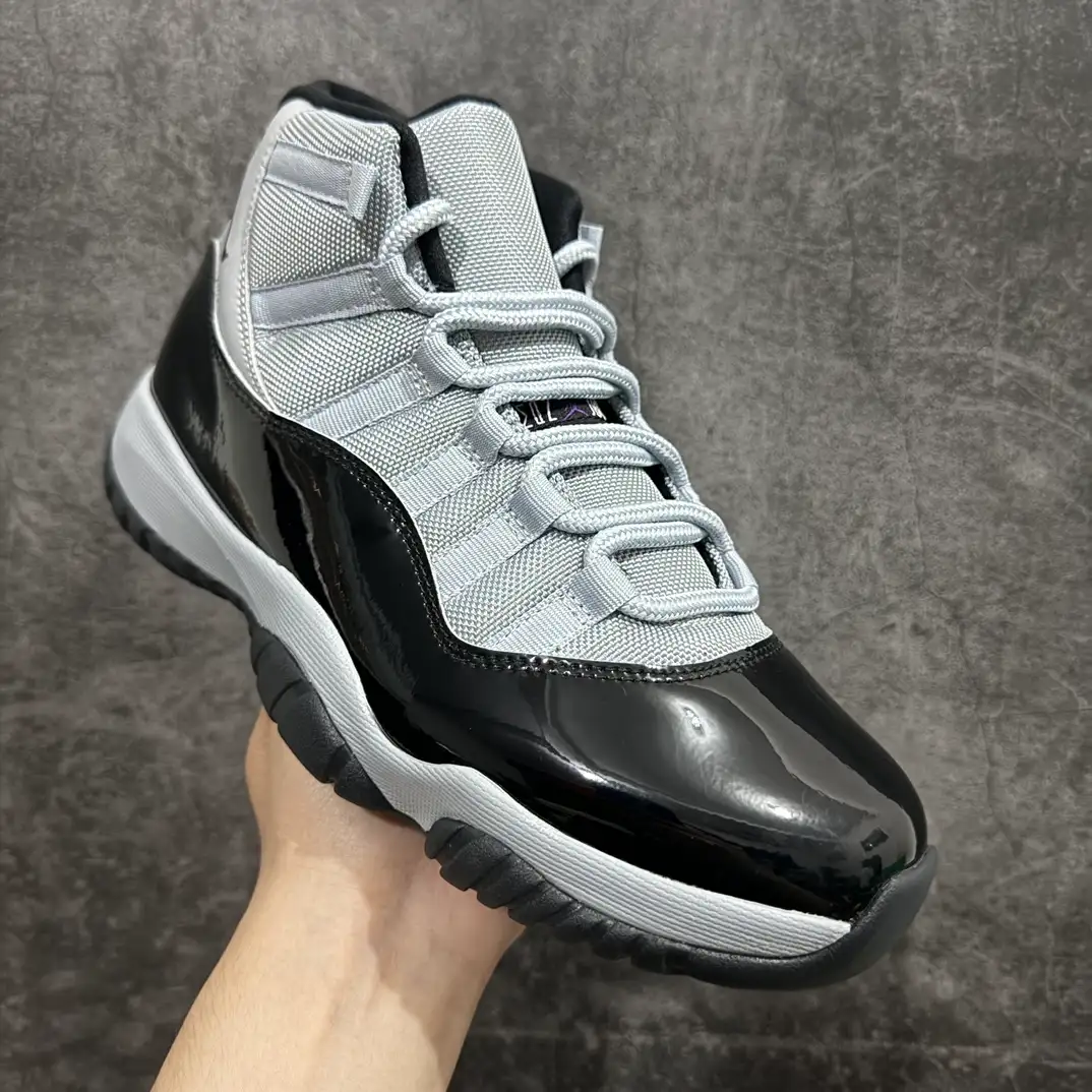 Air Jordan 11 - Image 5