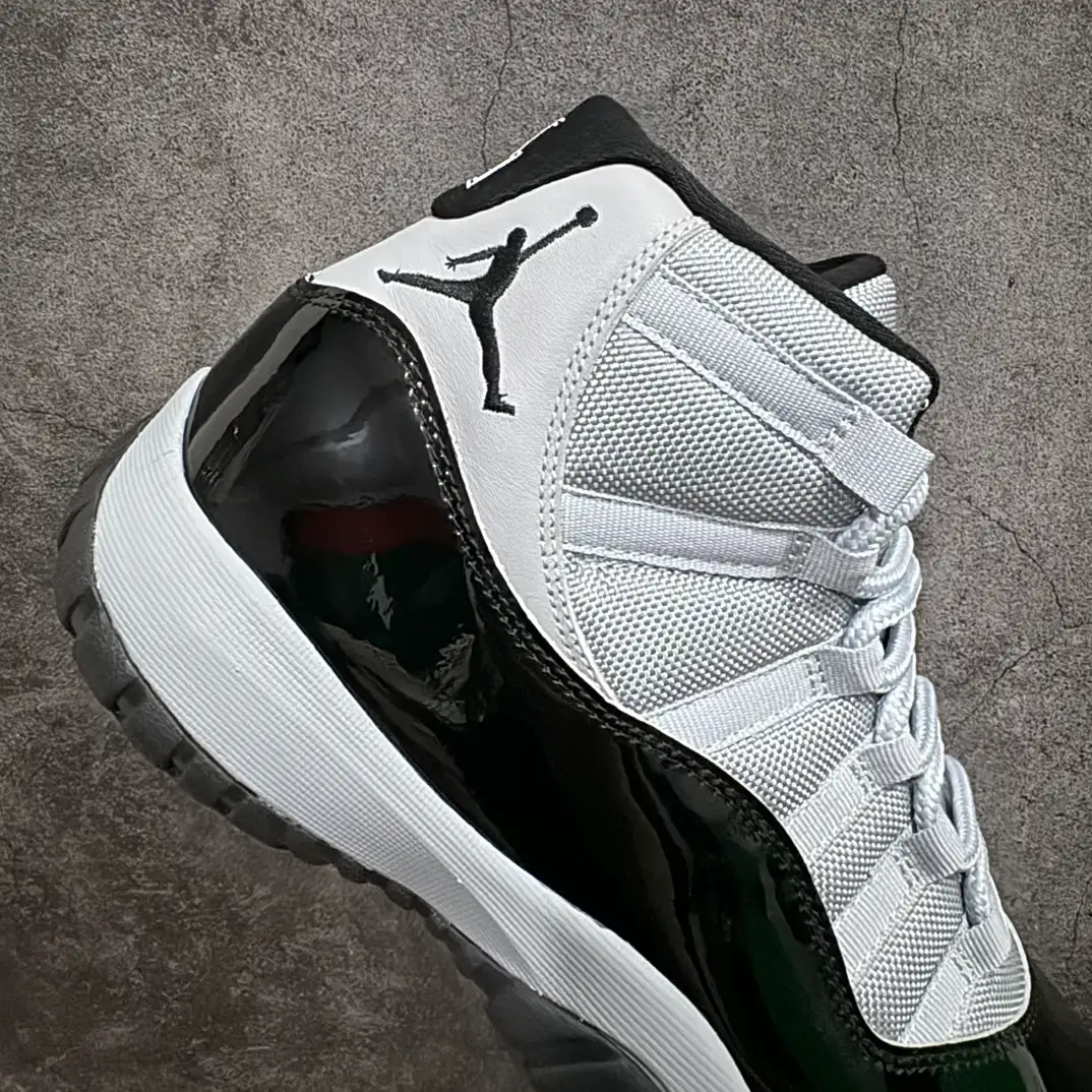 Air Jordan 11 - Image 6
