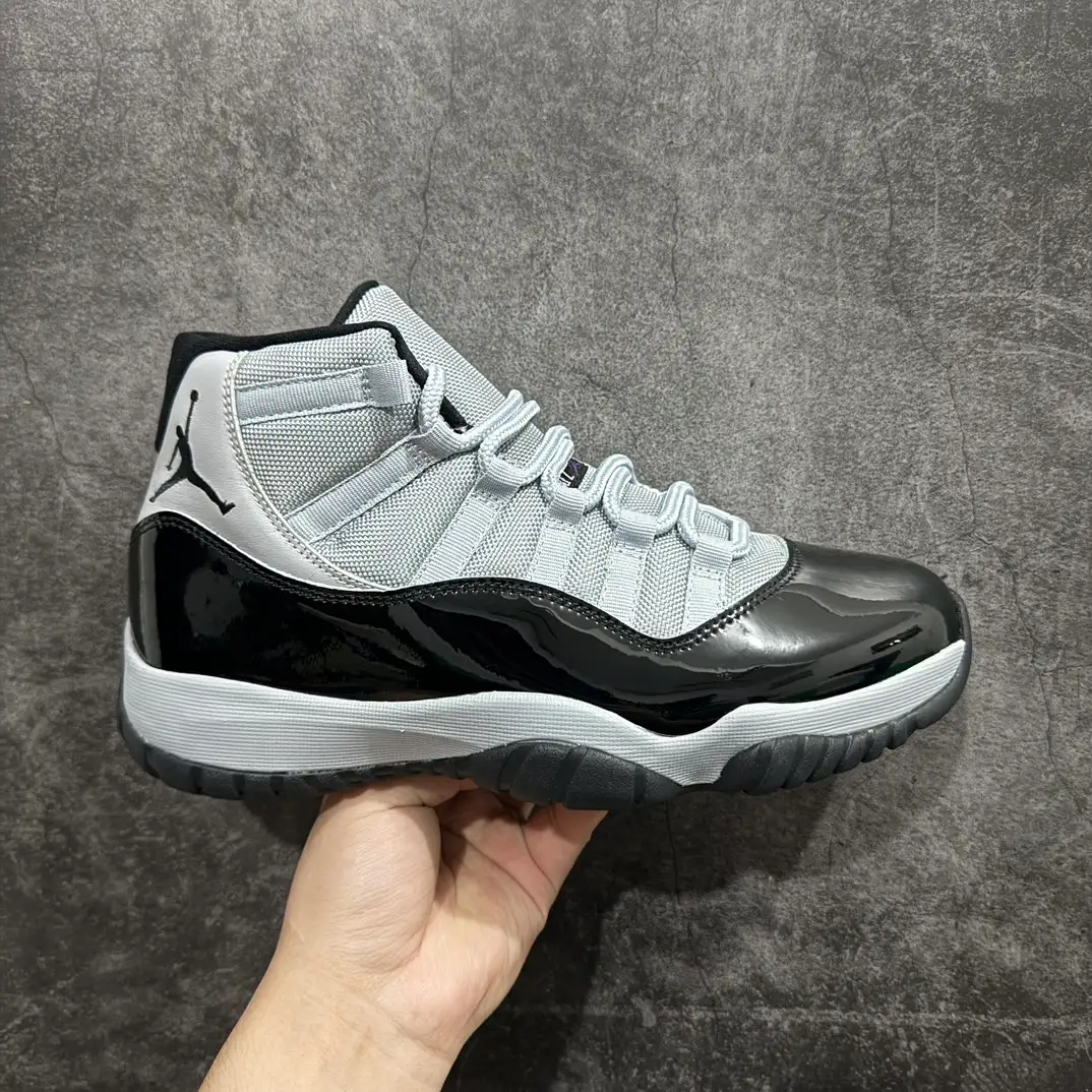 Air Jordan 11 - Image 1