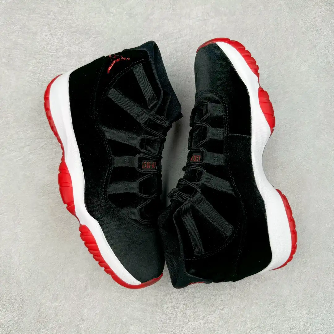 Air Jordan 11 - Image 3