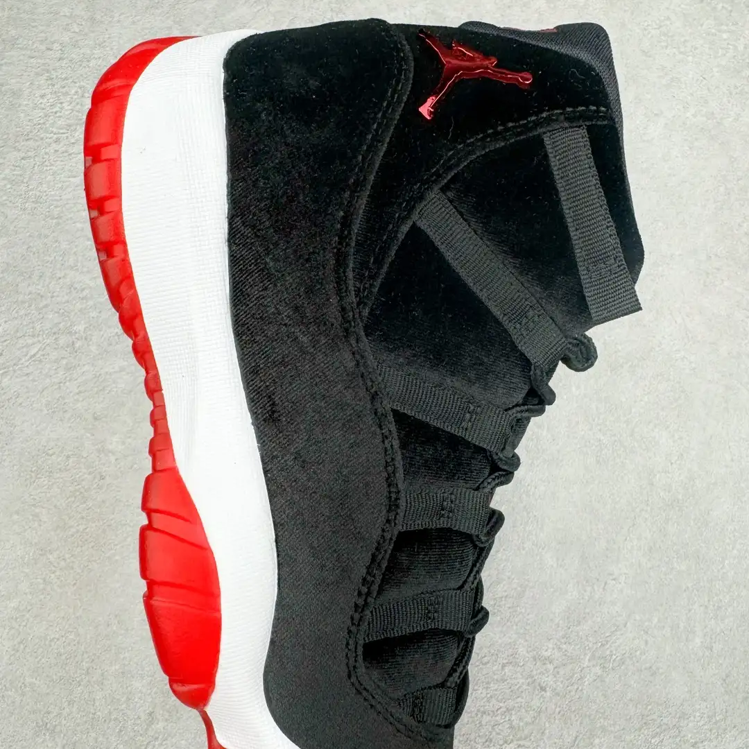 Air Jordan 11 - Image 9