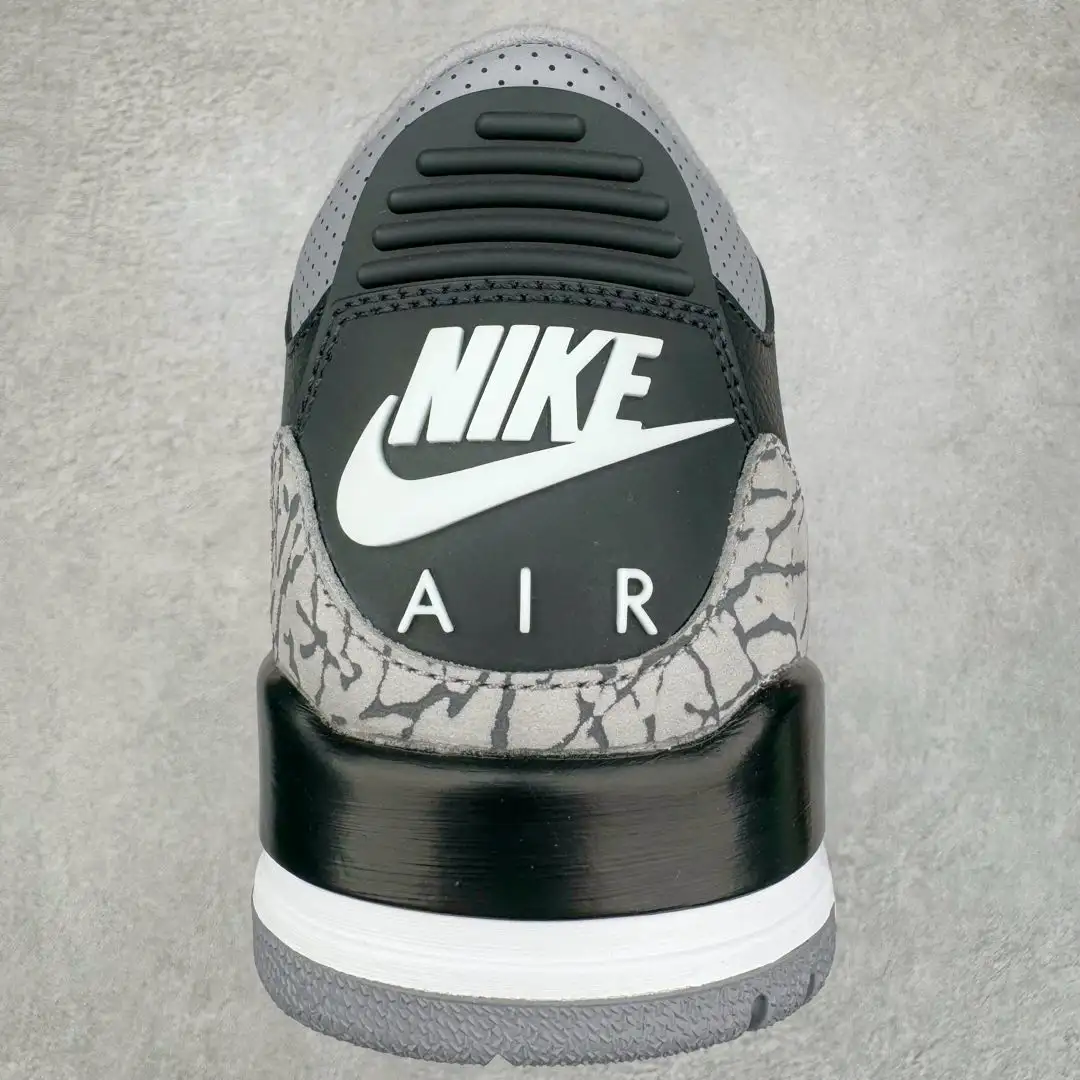 Air Jordan 3 - Image 9