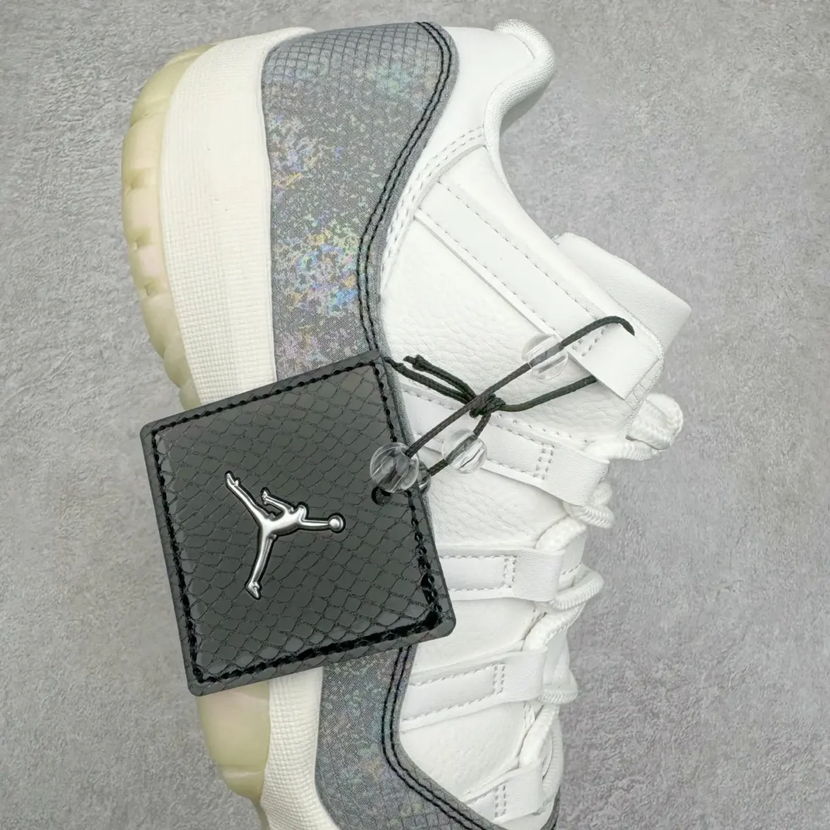Air Jordan 11 - Image 5