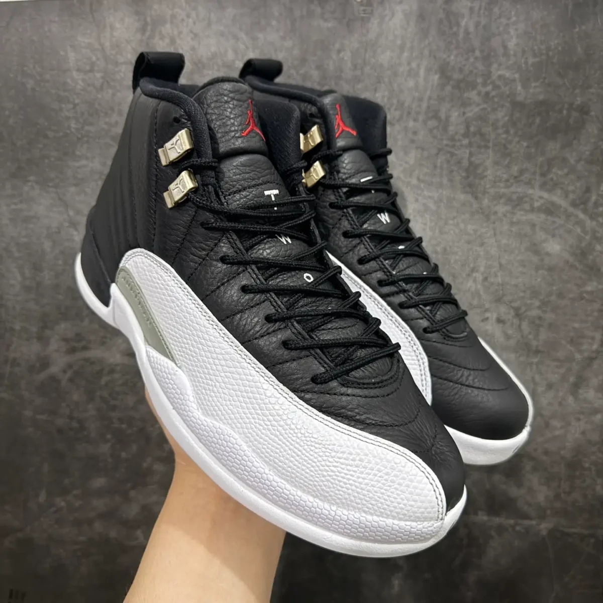 Air Jordan 12 - Image 1
