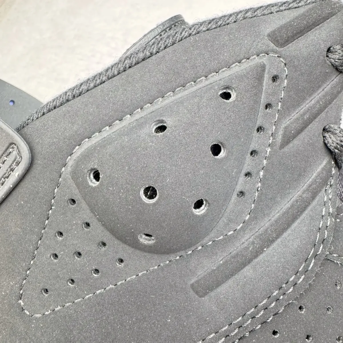 Air Jordan 6 - Image 9