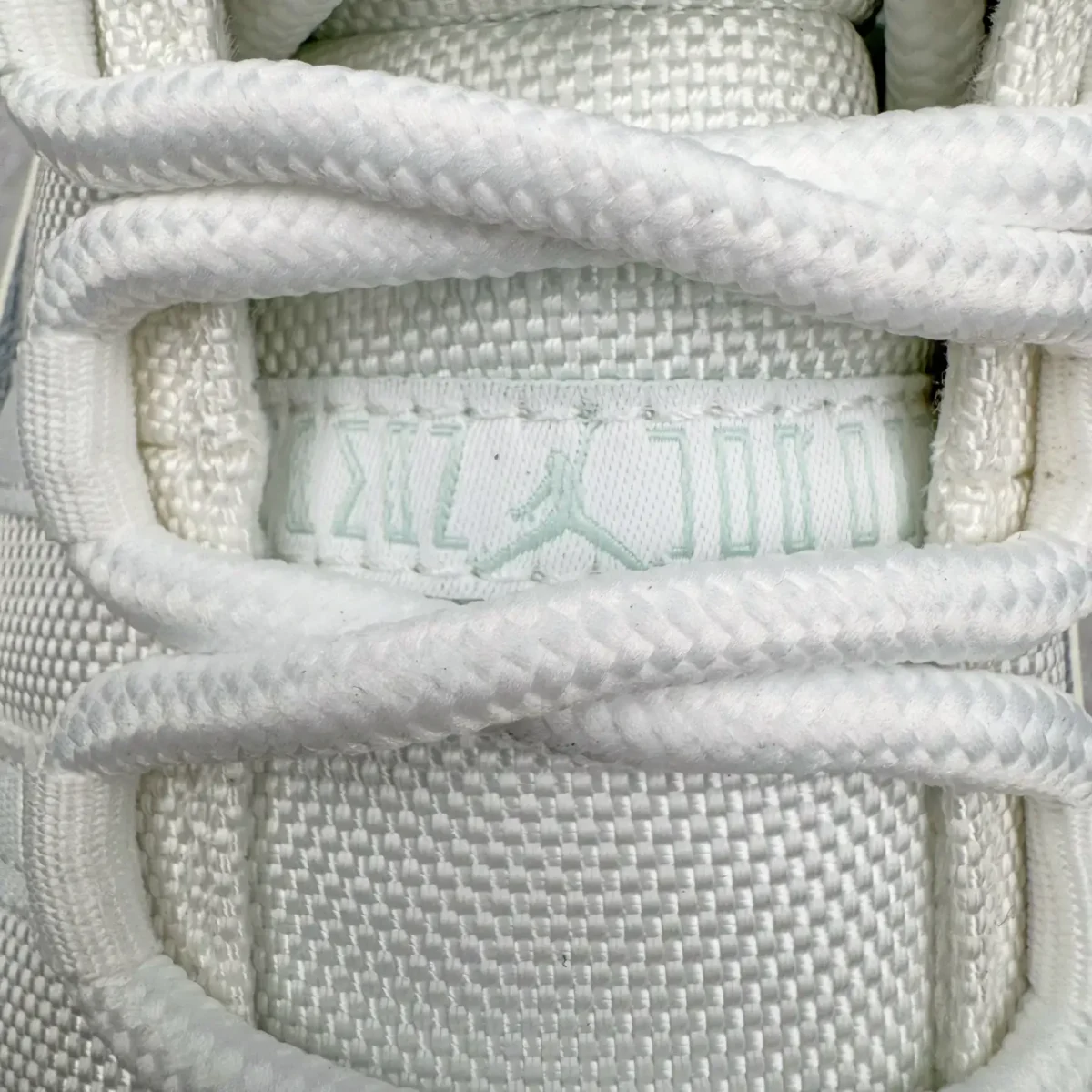 Air Jordan 11 - Image 8