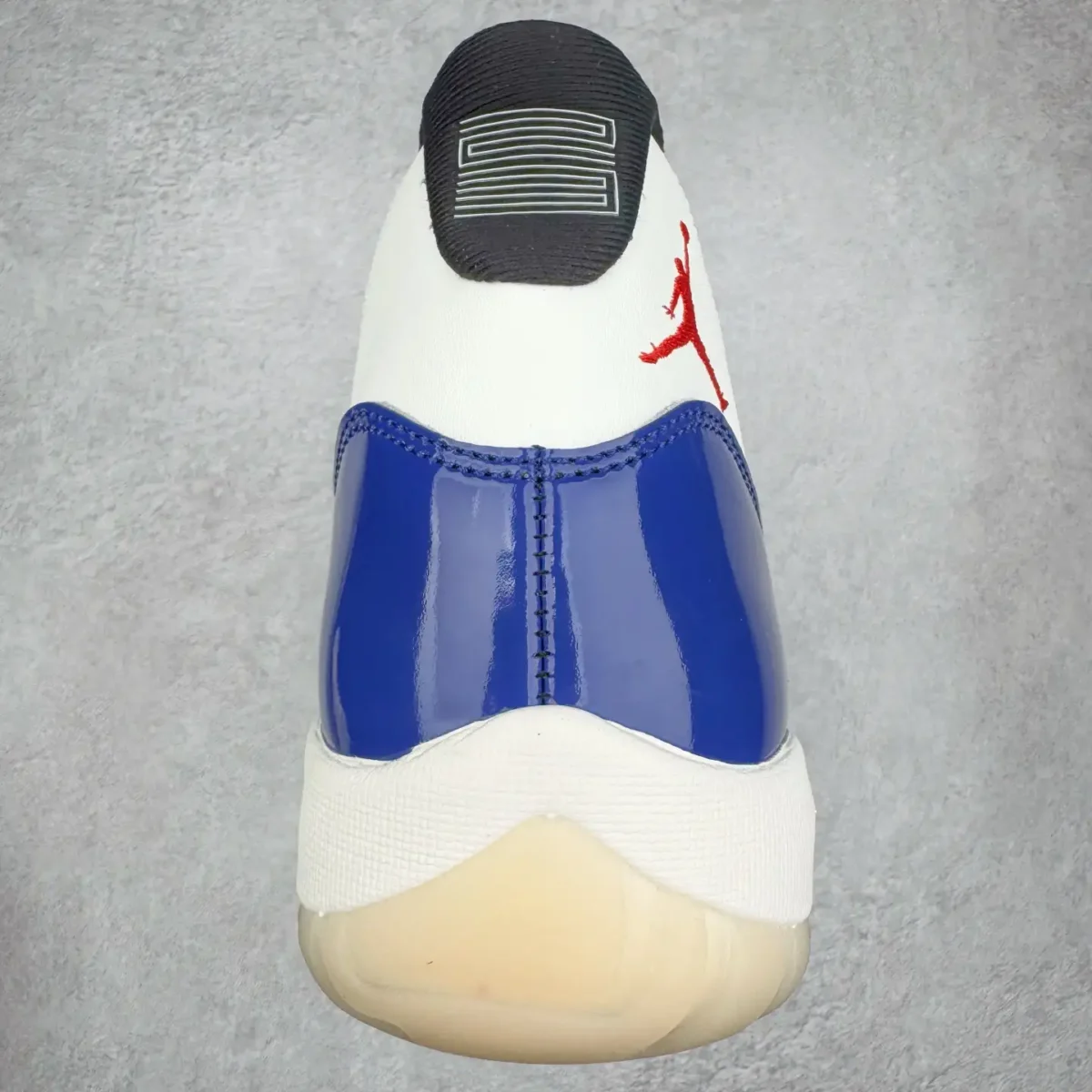 Air Jordan 11 - Image 5