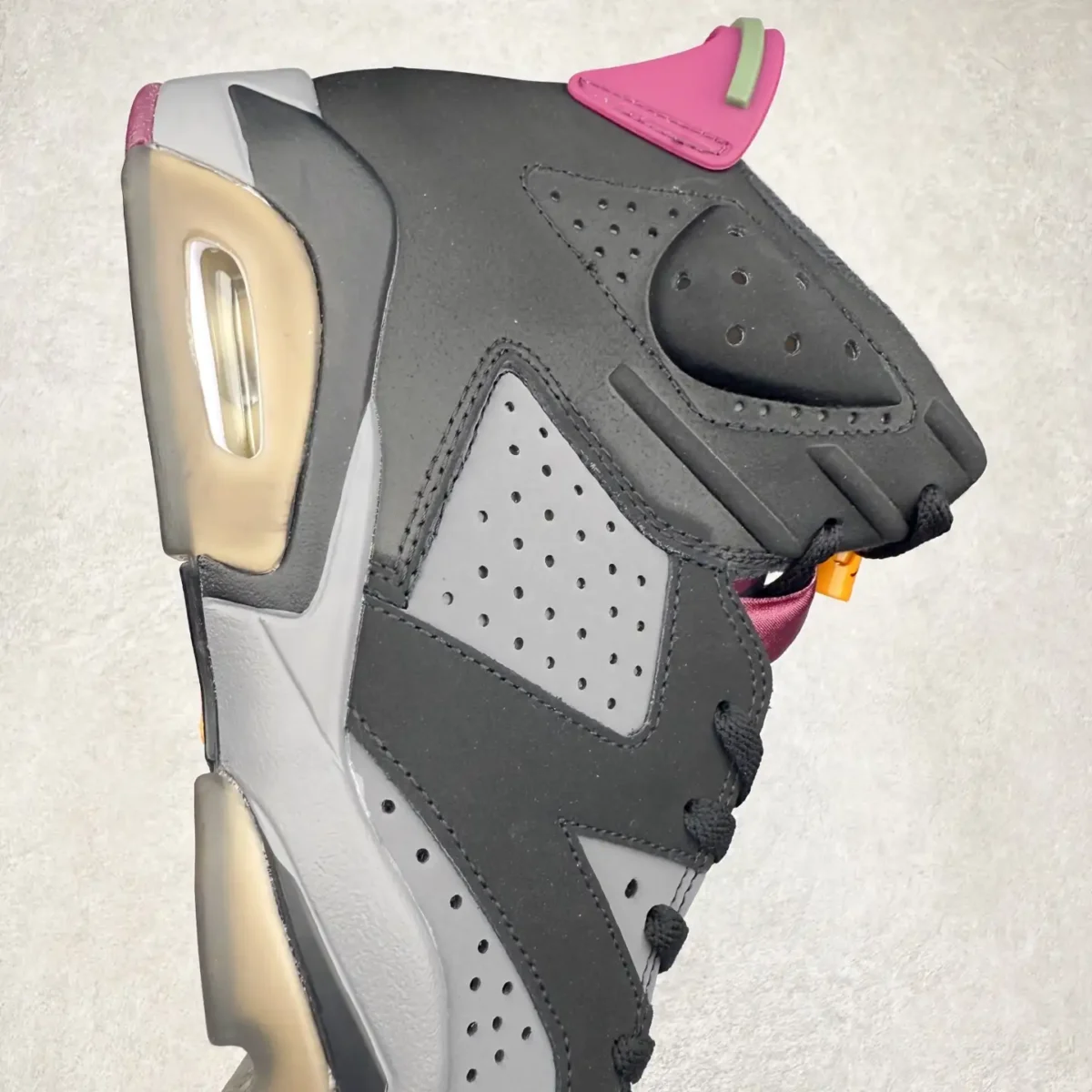 Air Jordan 6 - Image 2