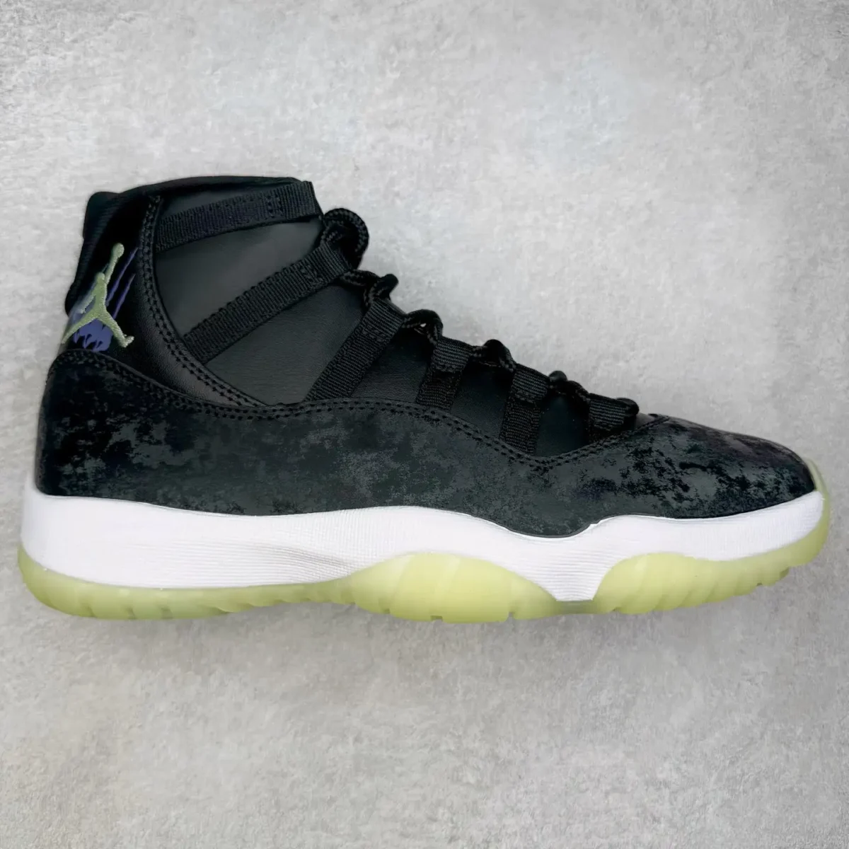 Air Jordan 11 - Image 1