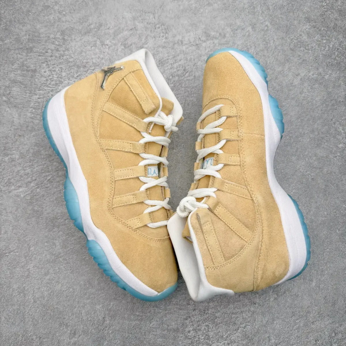 Air Jordan 11 - Image 5