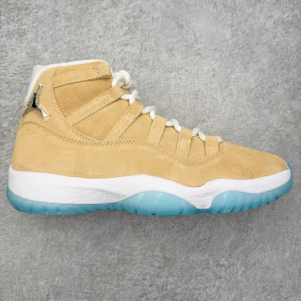 Air Jordan 11