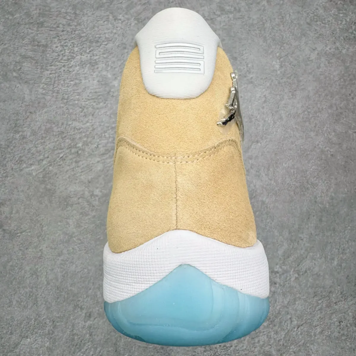 Air Jordan 11 - Image 10