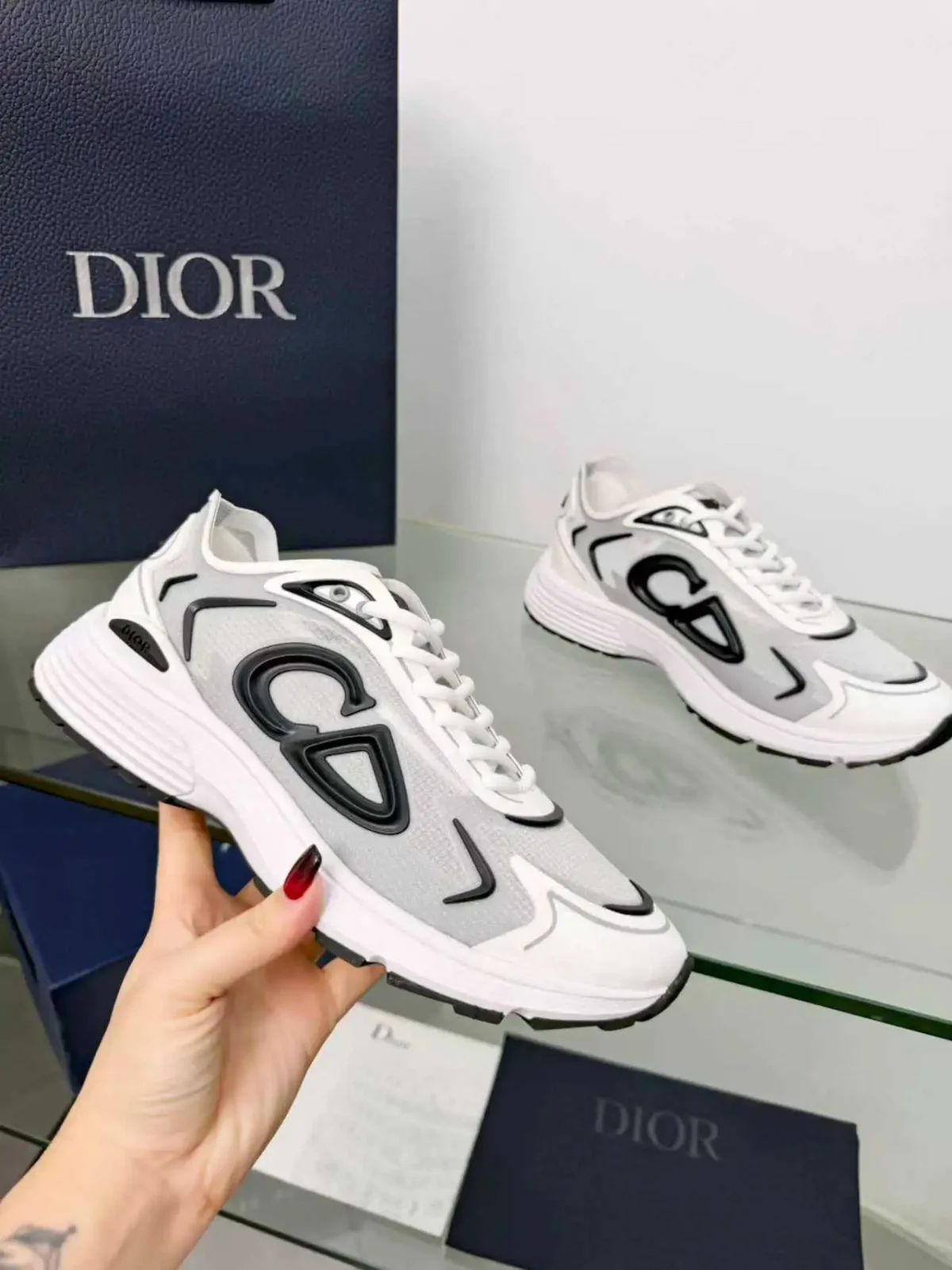 Dior B30 - Image 1