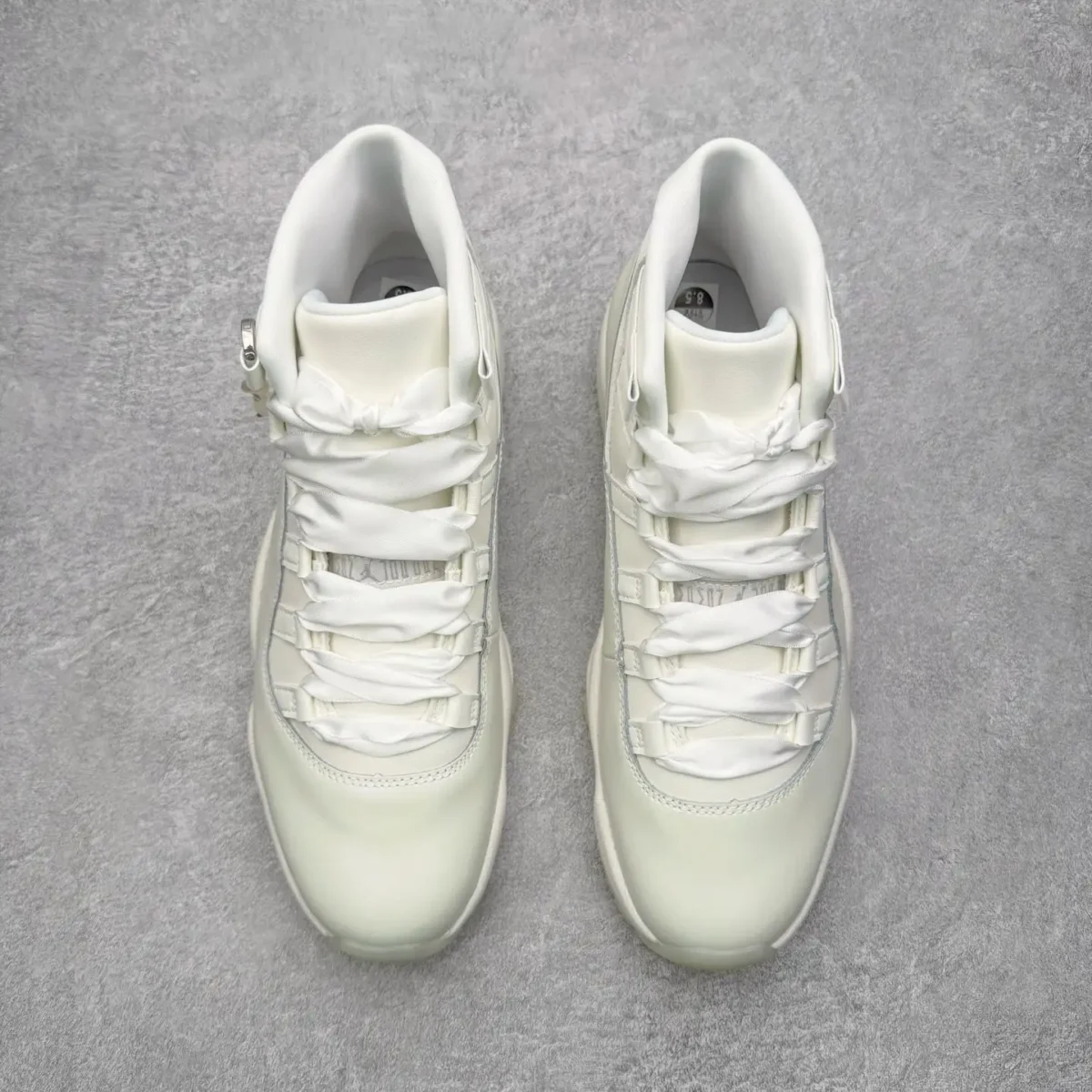 Air Jordan 11 - Image 3
