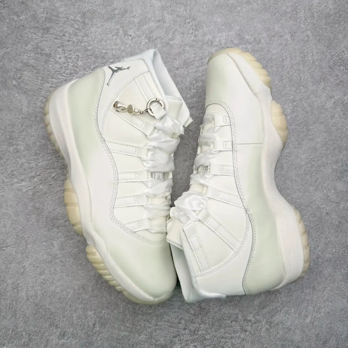 Air Jordan 11 - Image 5