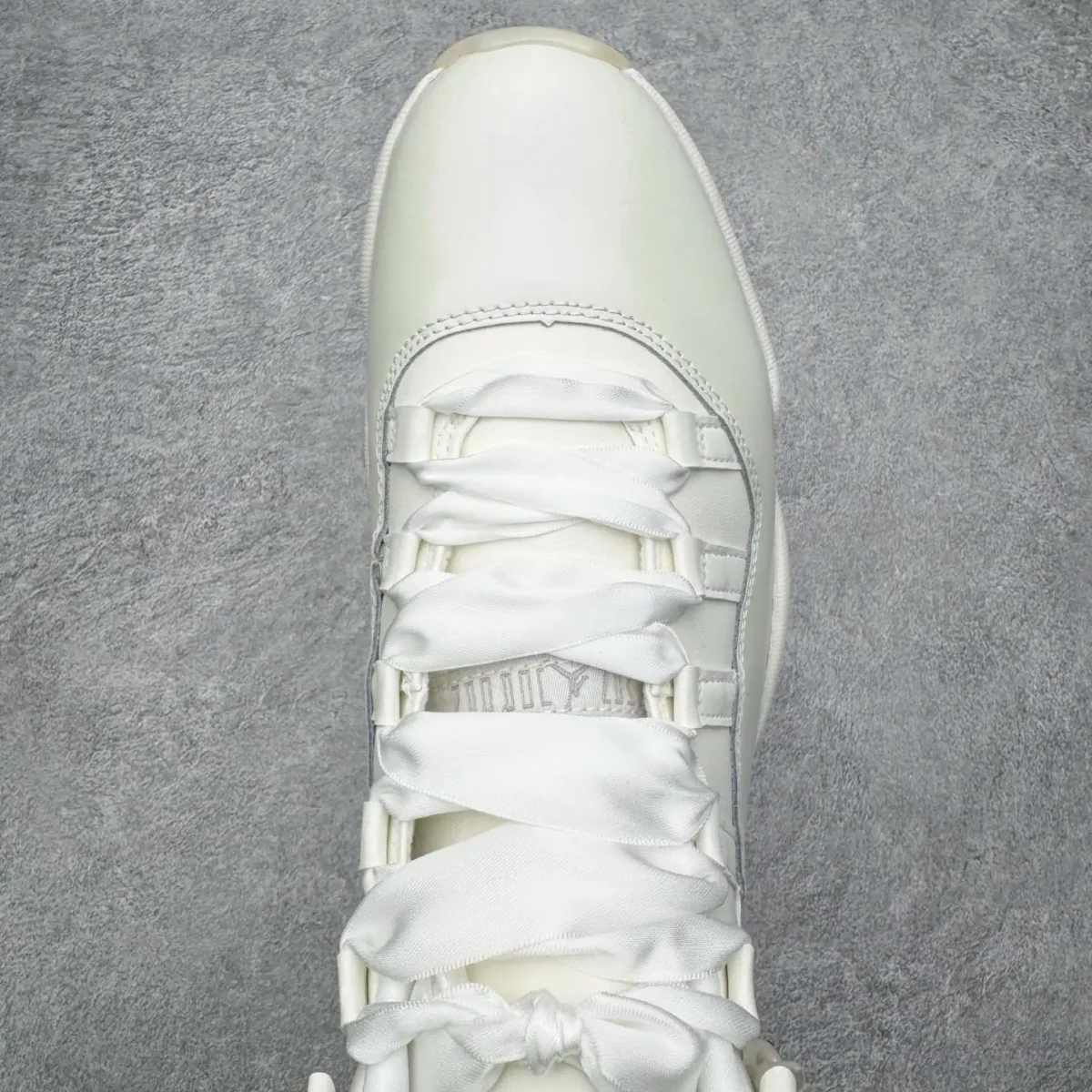 Air Jordan 11 - Image 7