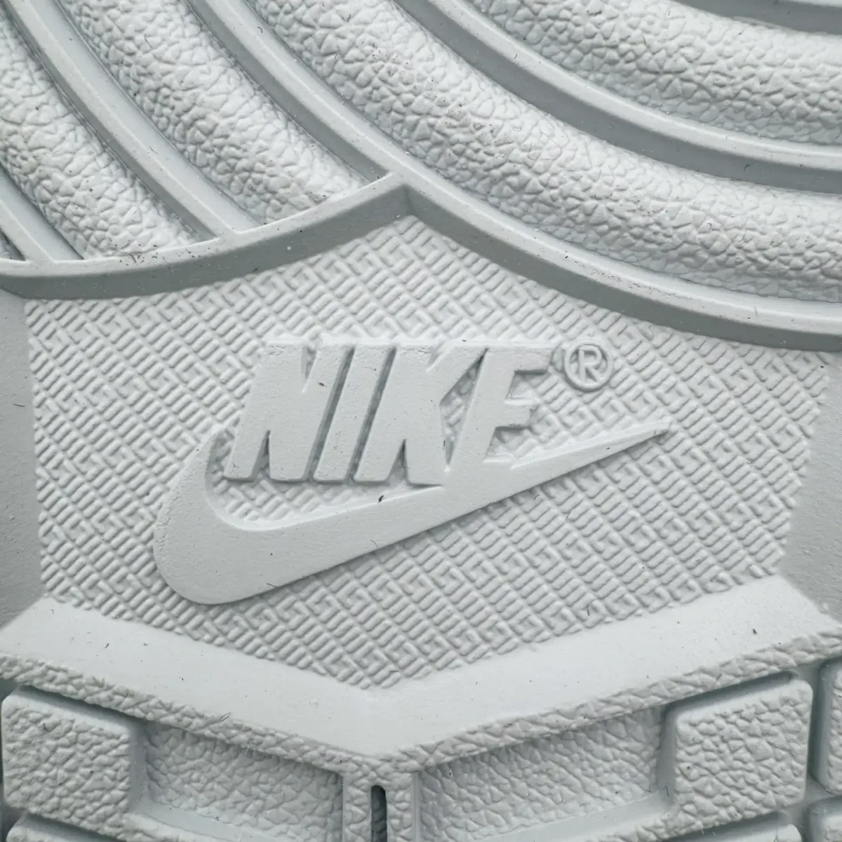 Air Jordan 1 - Image 3
