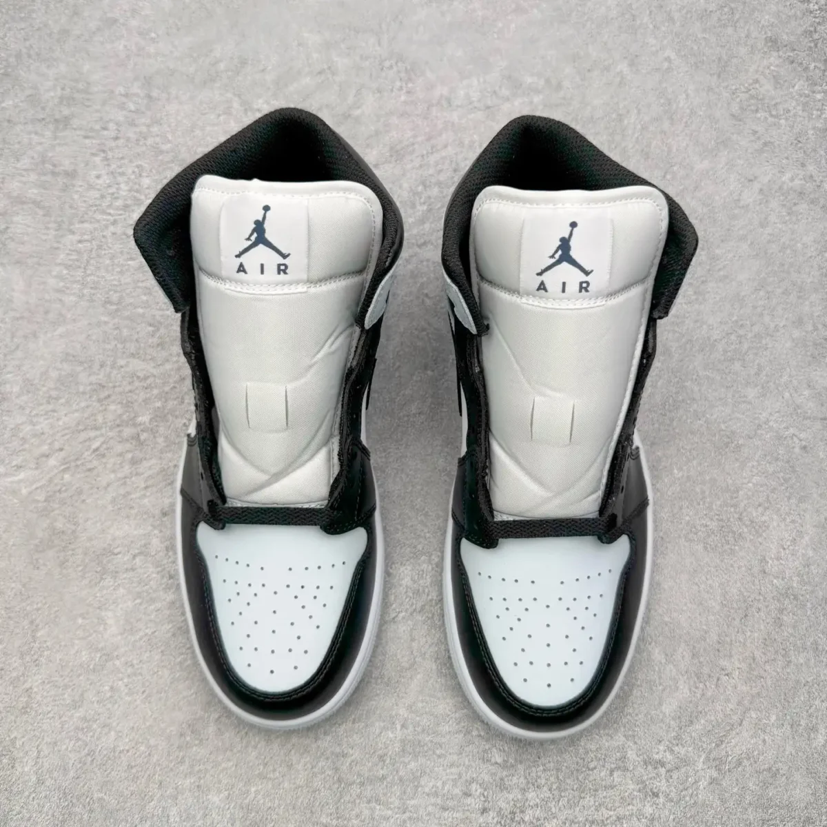 Air Jordan 1 - Image 4
