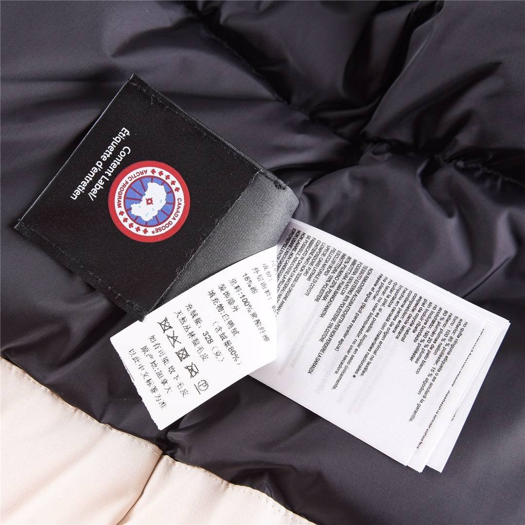 Canada Goose parka - Image 11