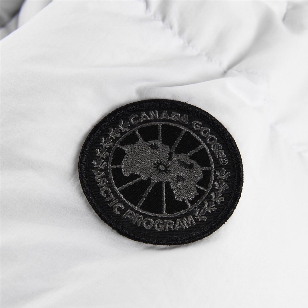 Canada Goose Parka - Image 5