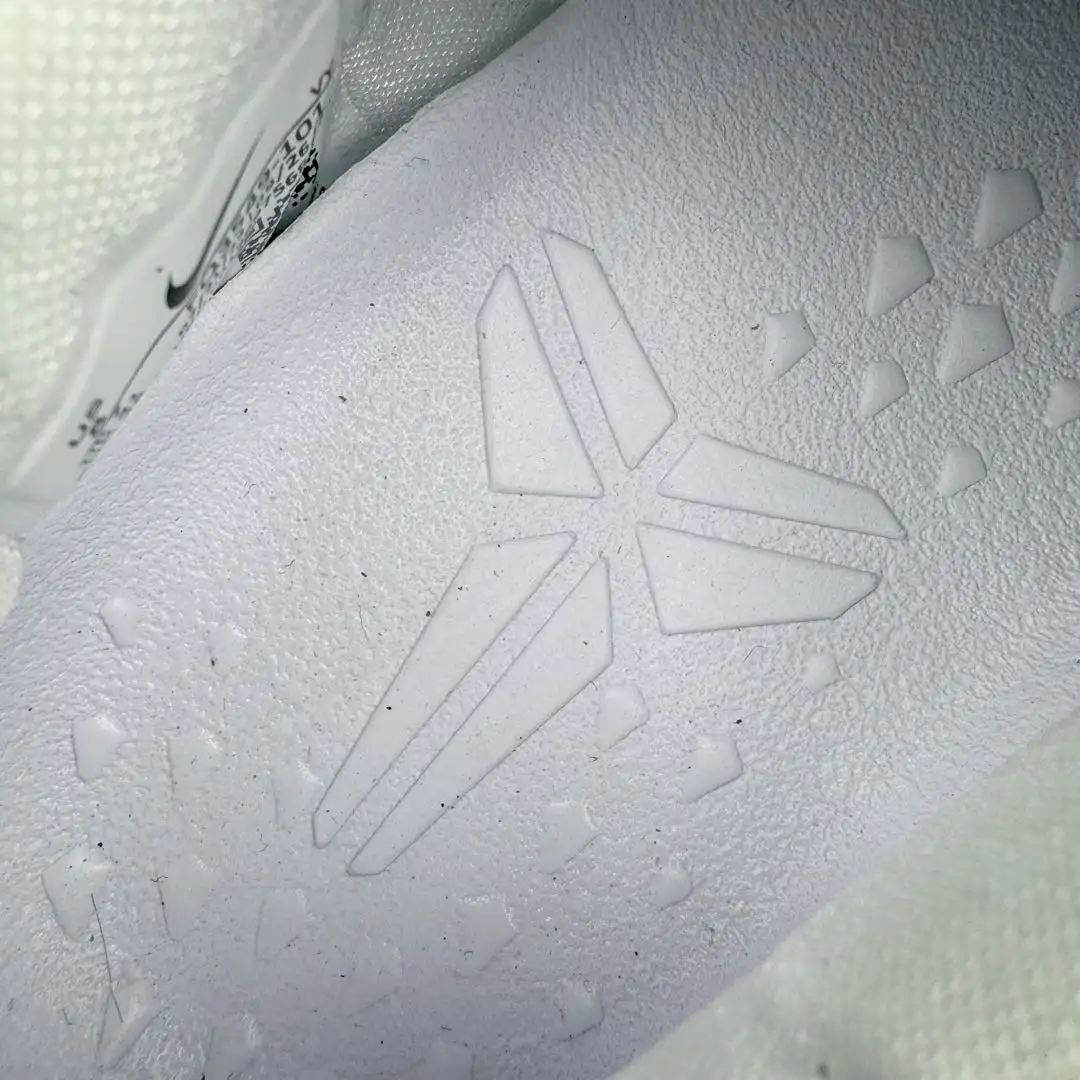 Kobe 8 Basketball Shoes - Image 5