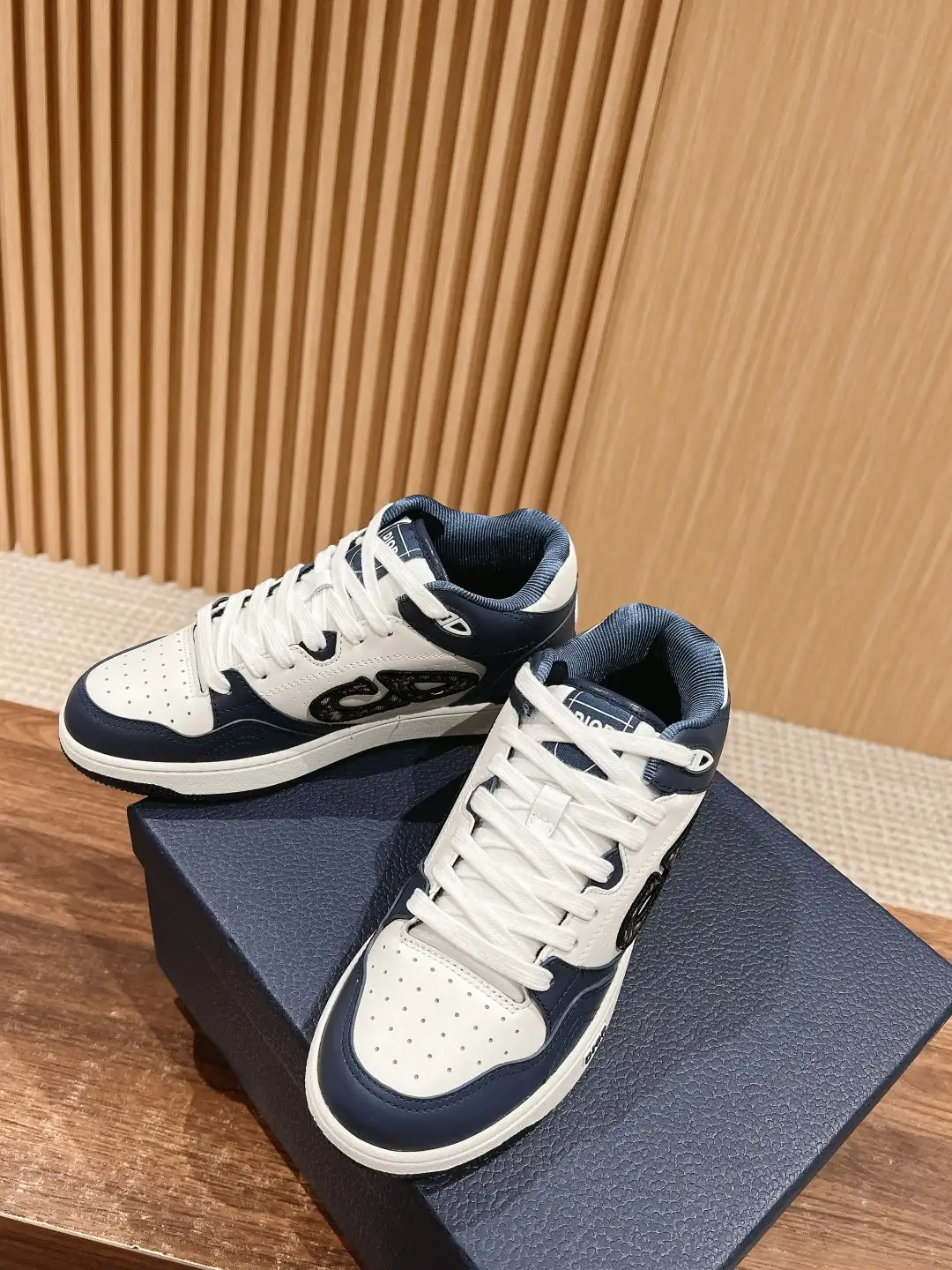 Dior B27 - Image 4