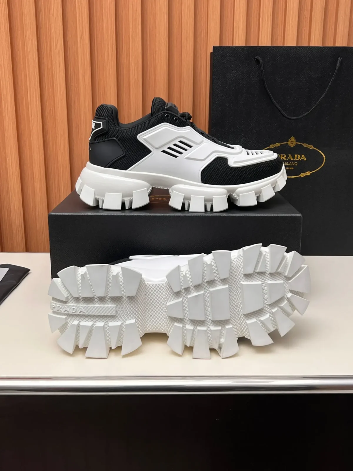 PRADA - Image 2