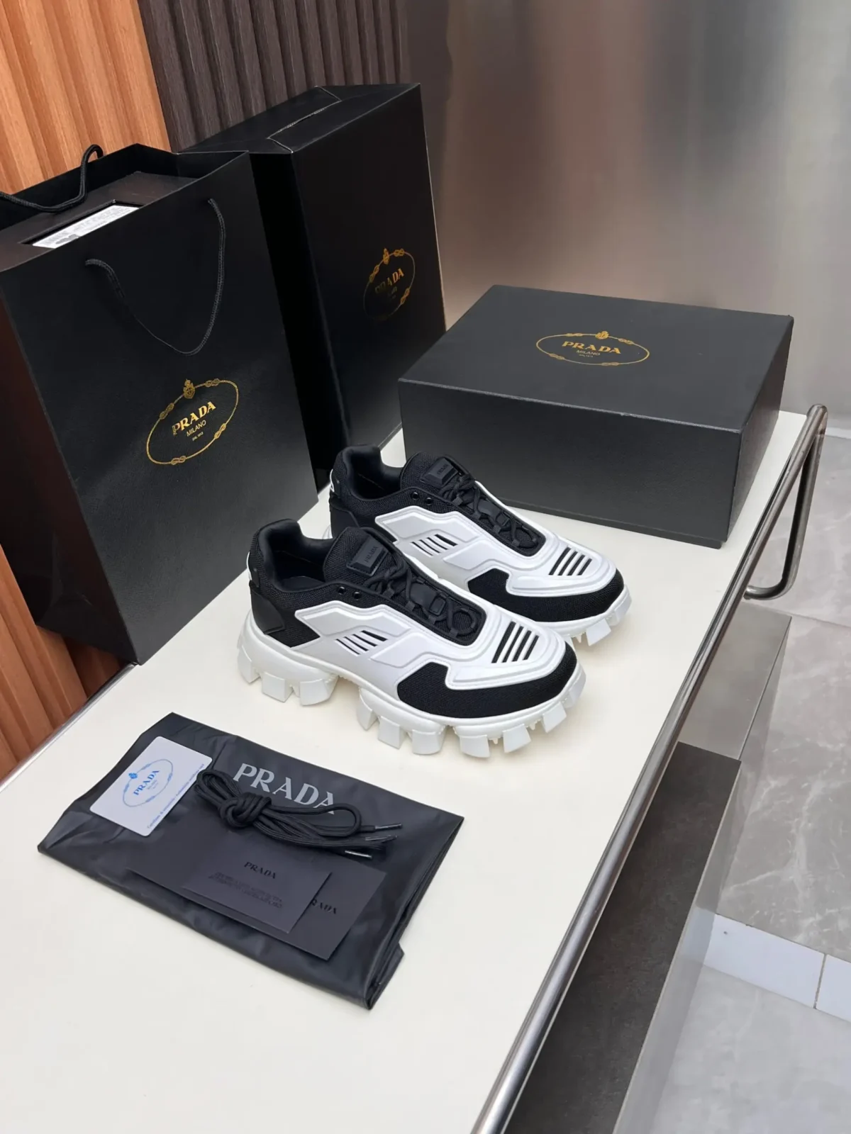 PRADA - Image 3