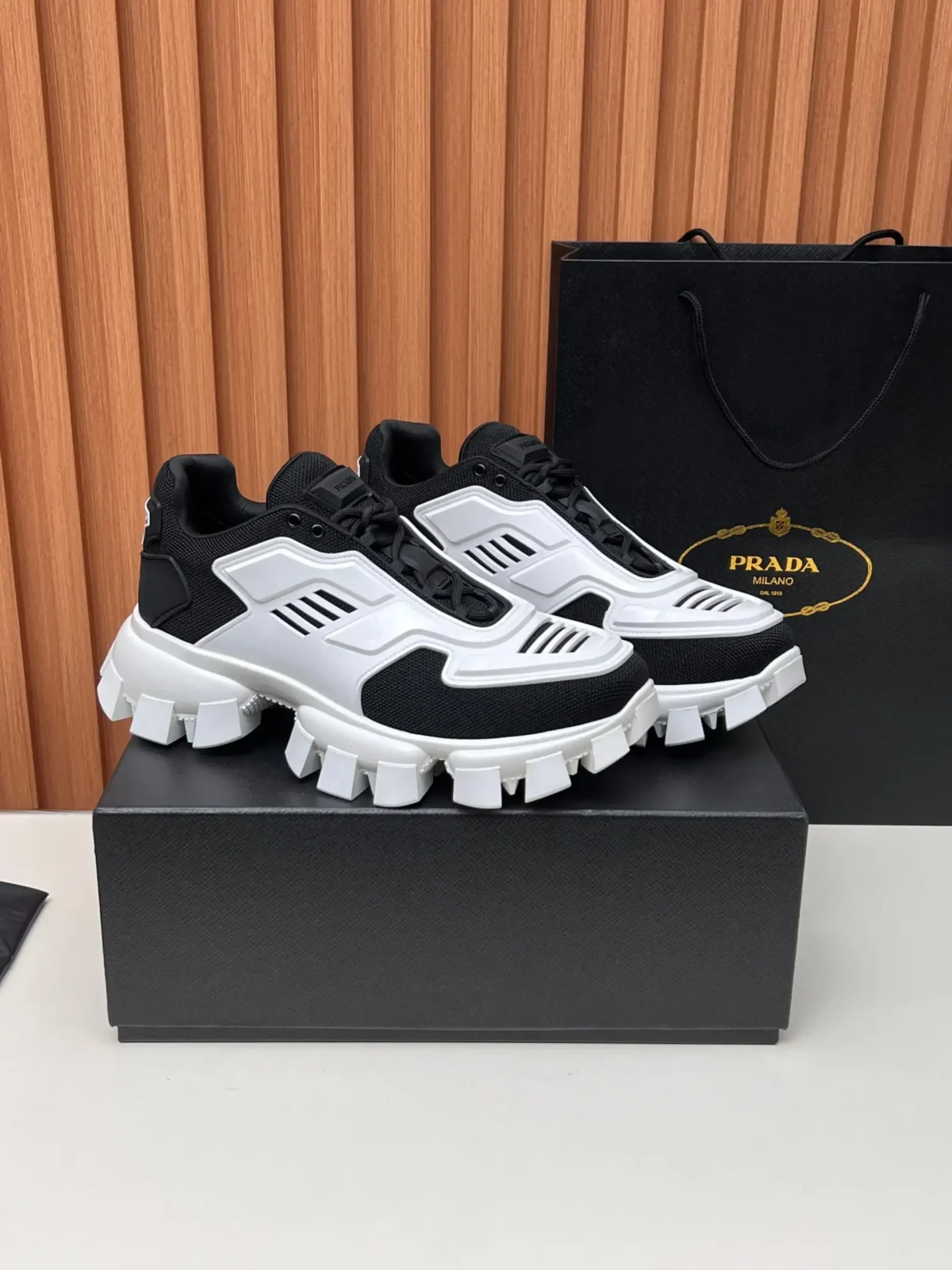 PRADA - Image 5