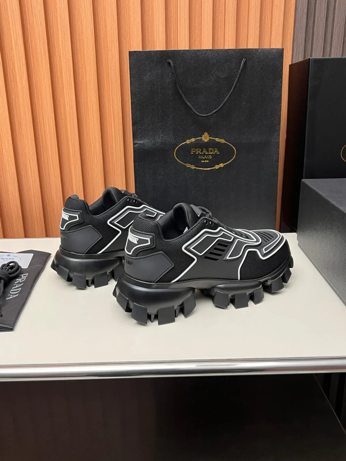 PRADA - Image 3