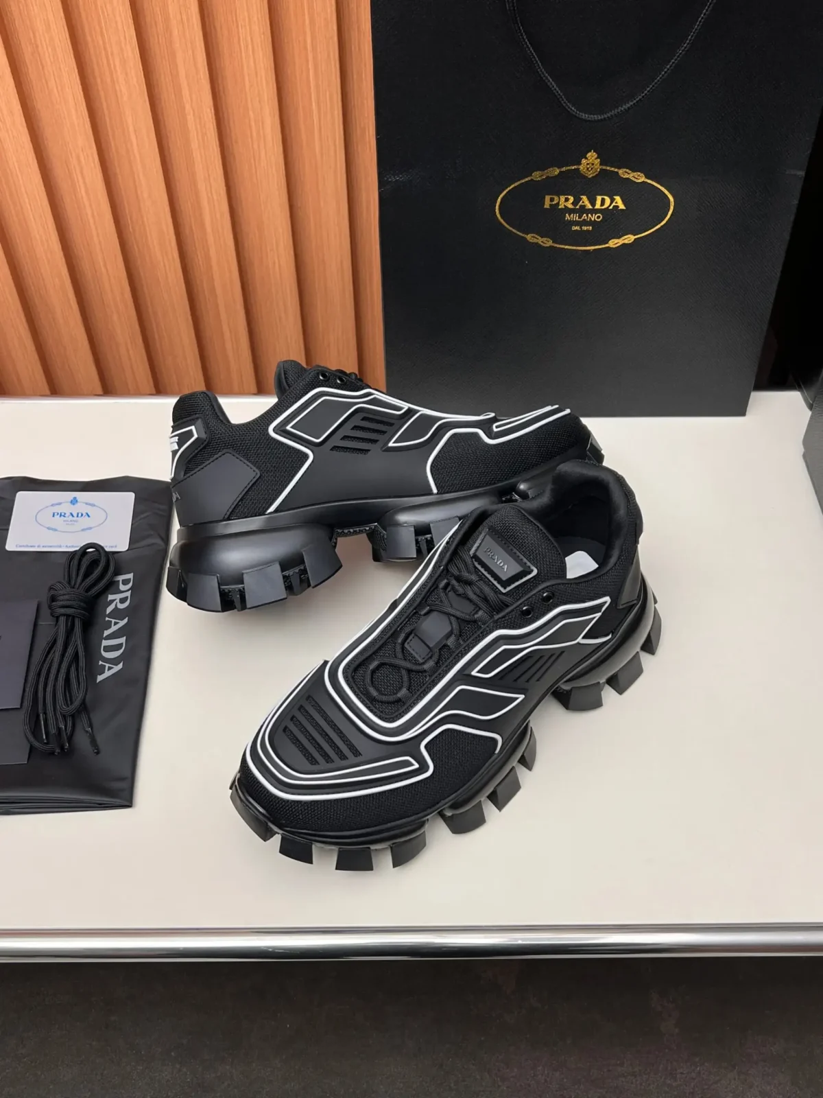 PRADA - Image 8