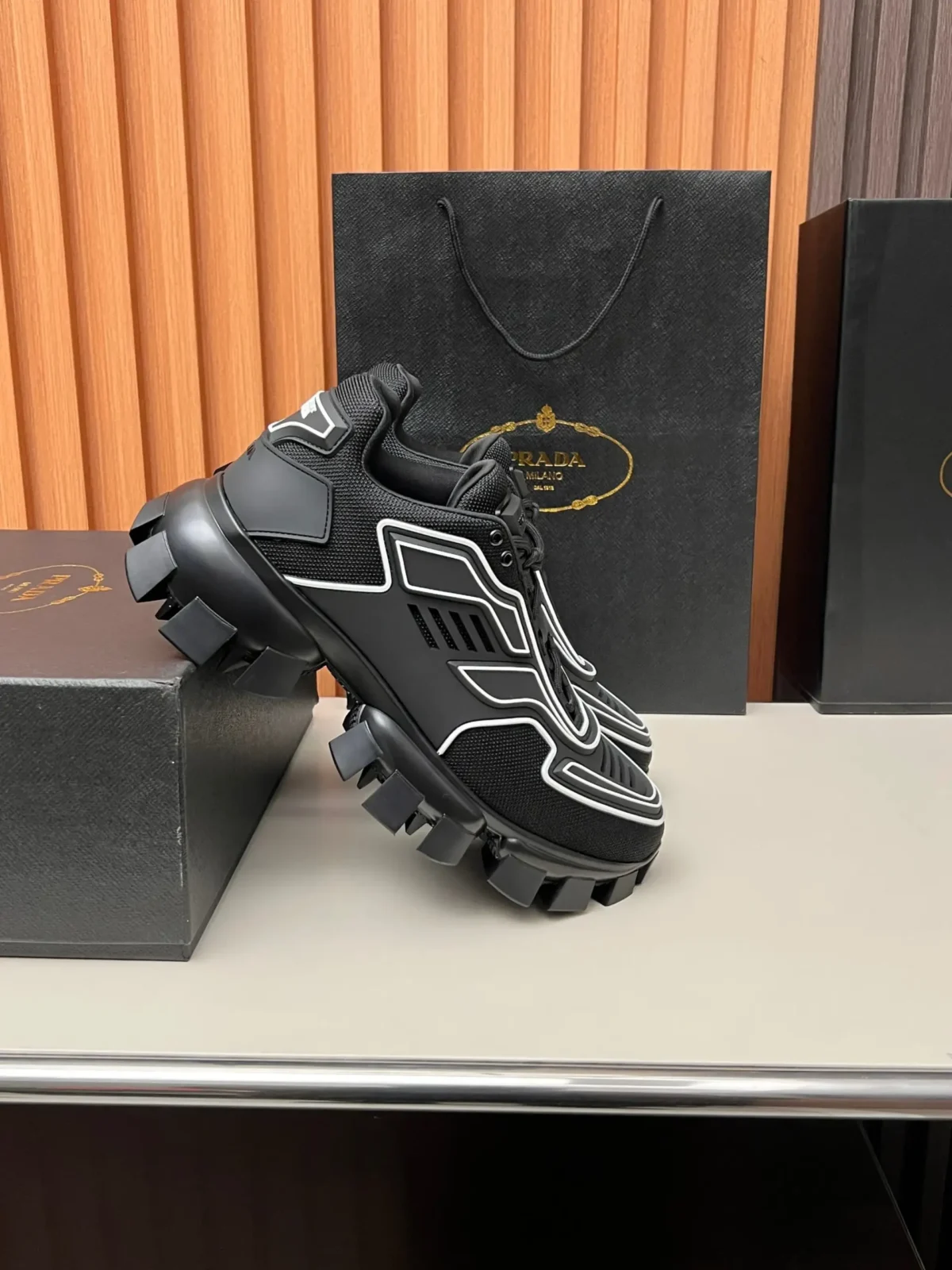 PRADA - Image 9