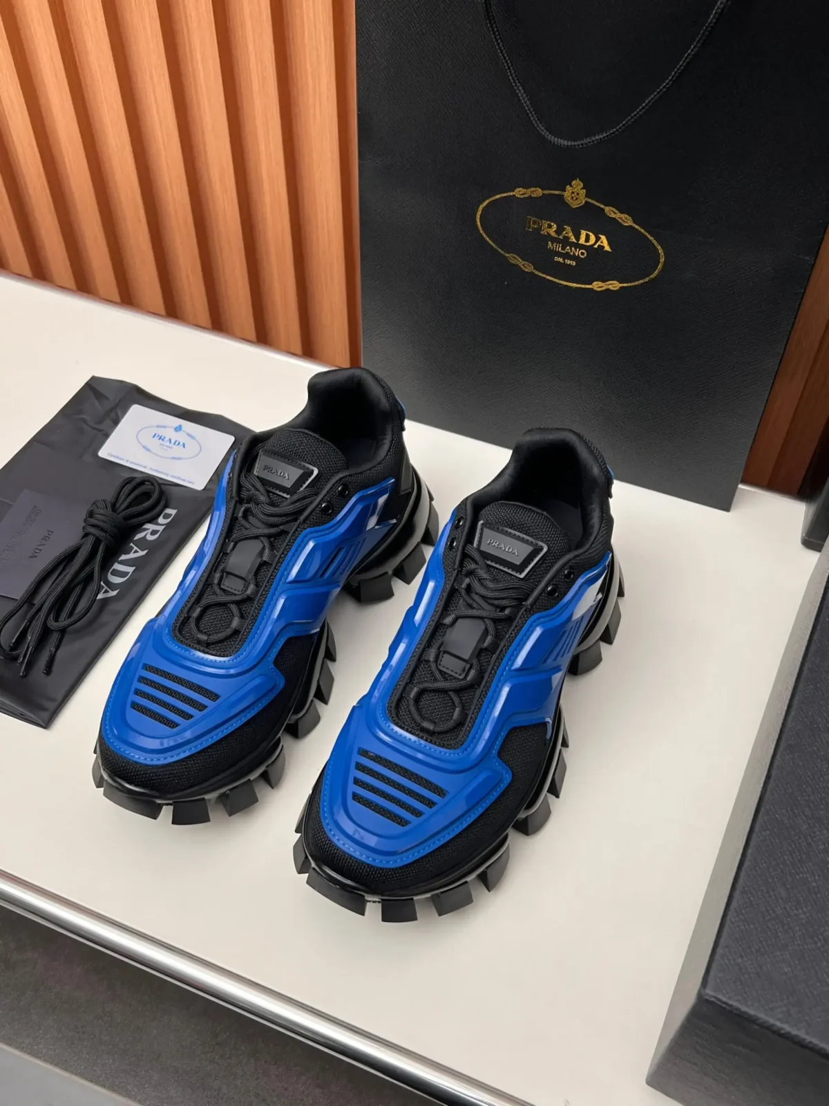 PRADA - Image 8