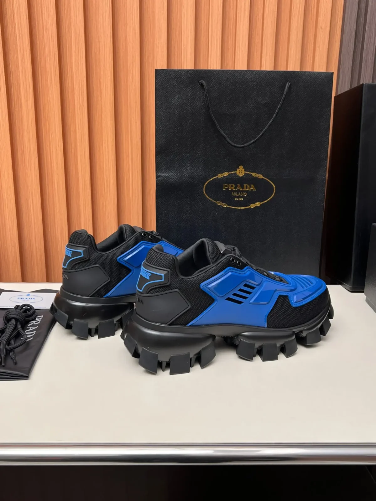 PRADA - Image 9