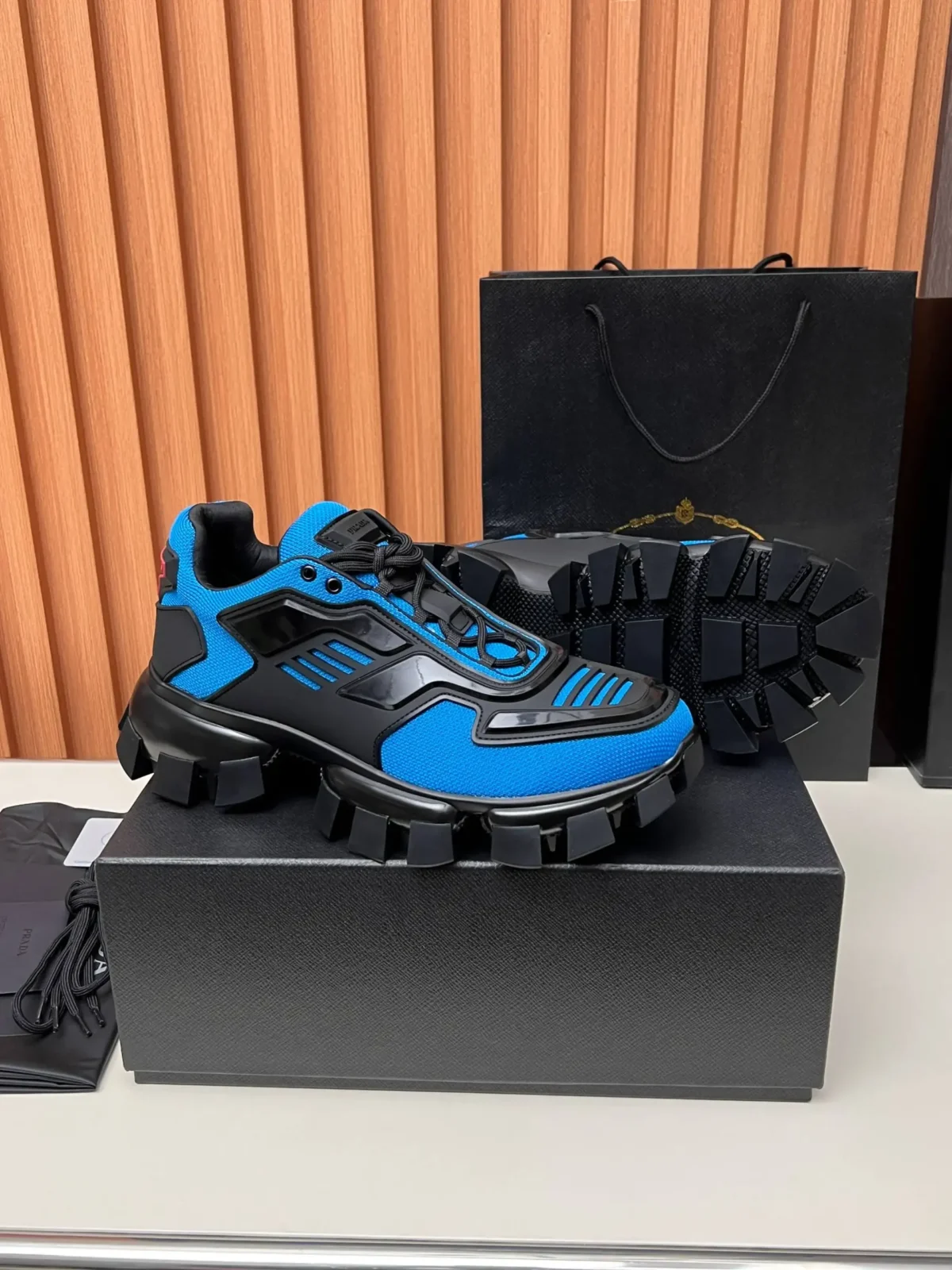 PRADA - Image 9