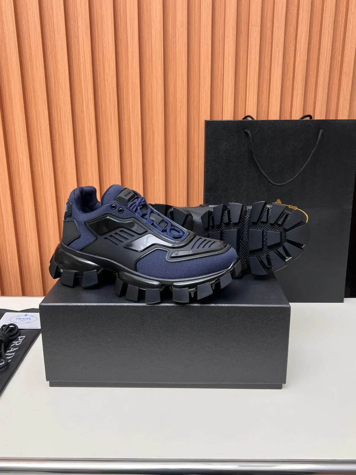 PRADA - Image 9