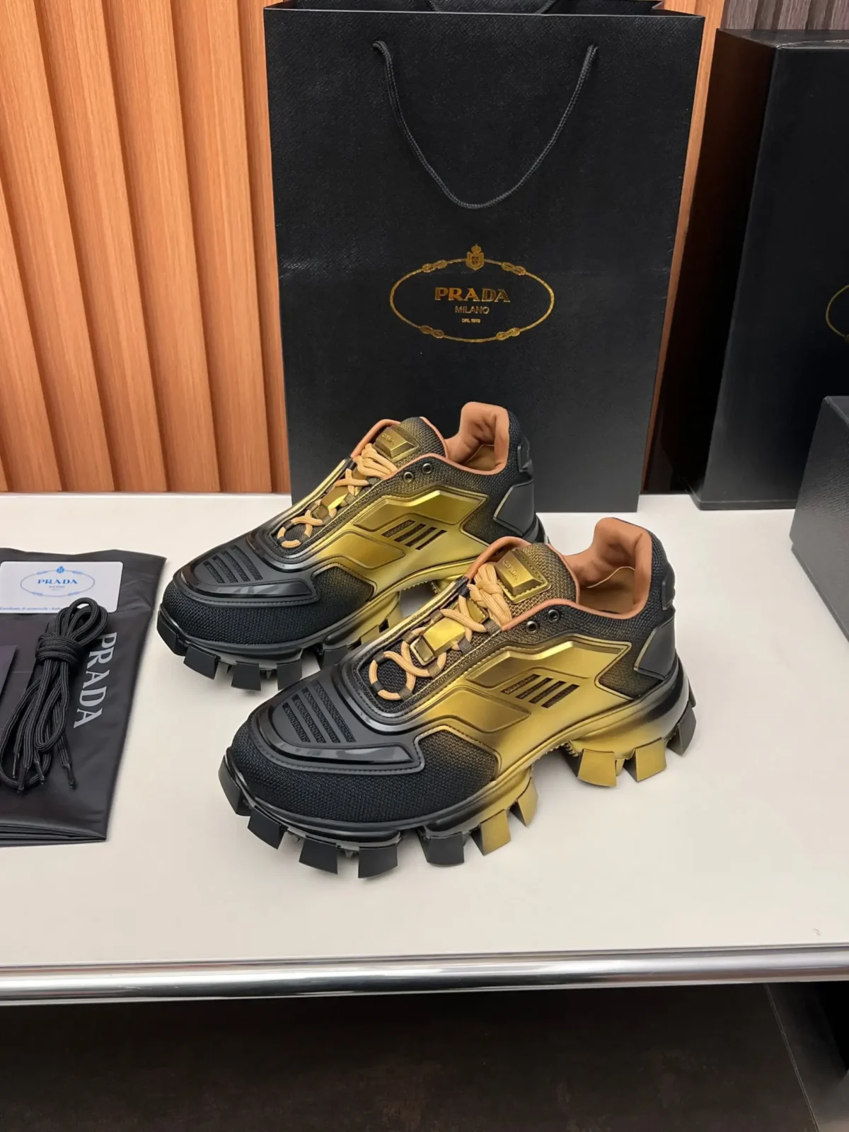 PRADA - Image 5