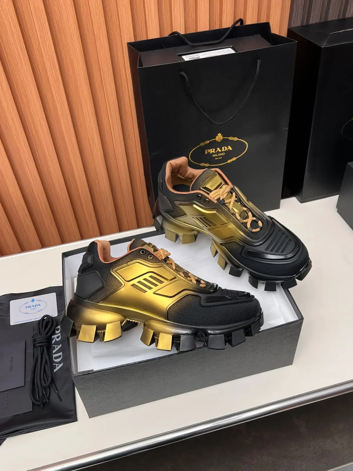 PRADA - Image 9